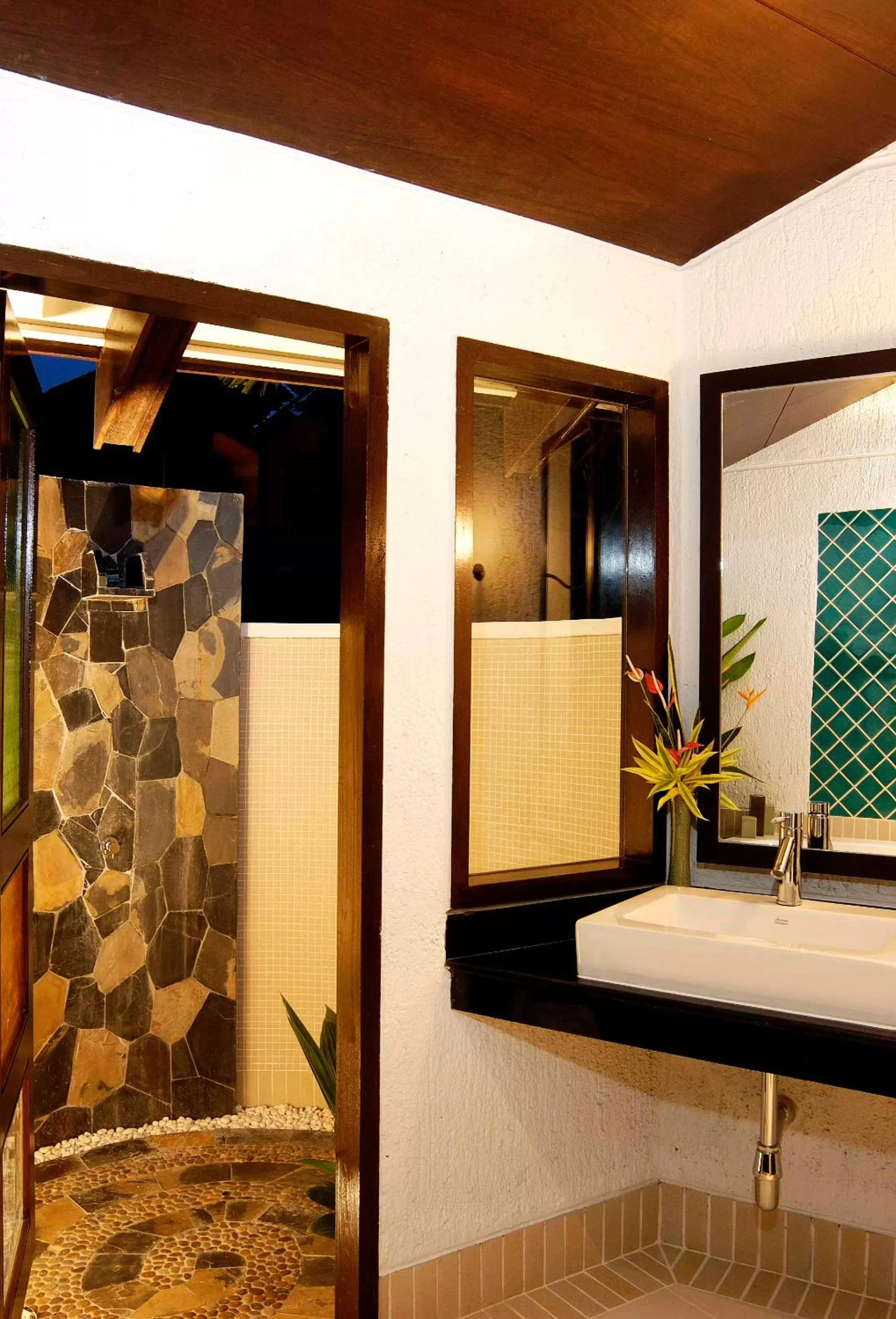 Bathroom in Peace Laguna Resort & Spa