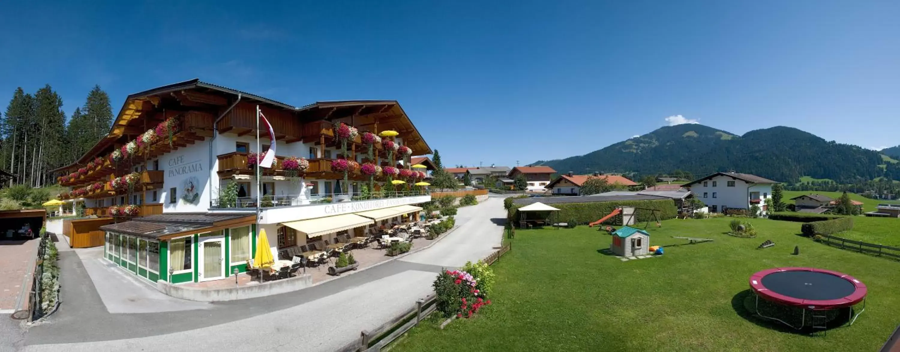 Facade/entrance in Hotel Alpenpanorama