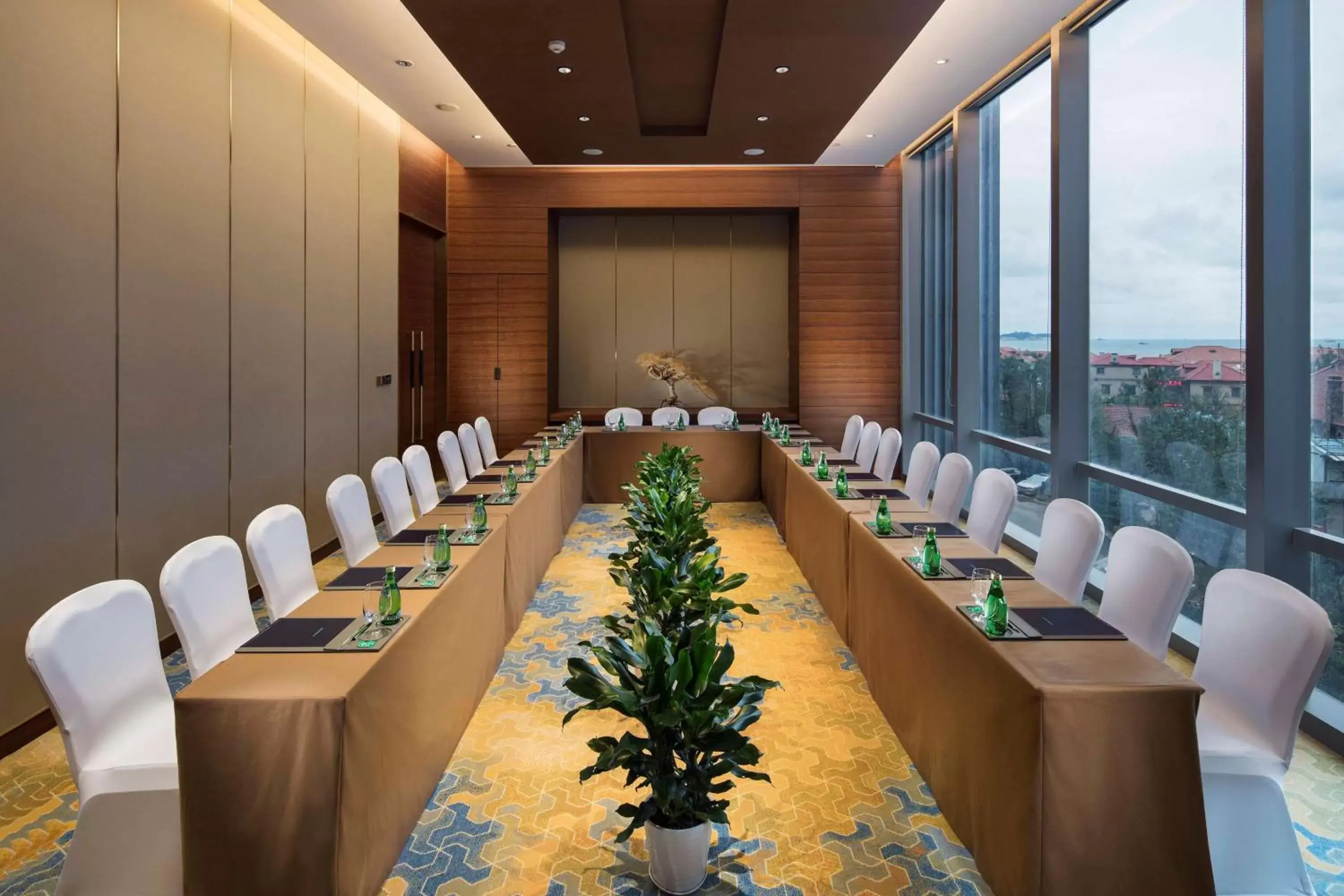 Meeting/conference room in Hilton Yantai