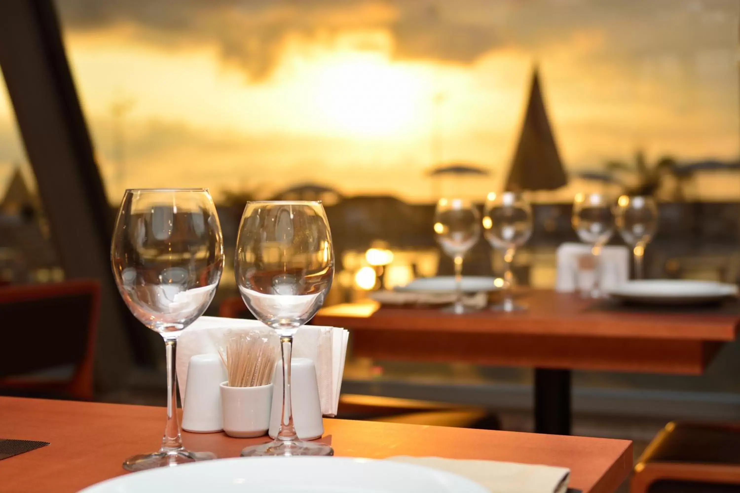 Restaurant/places to eat in The Grand Gloria Hotel Restaurant/places to eat in The Grand Gloria Hotel