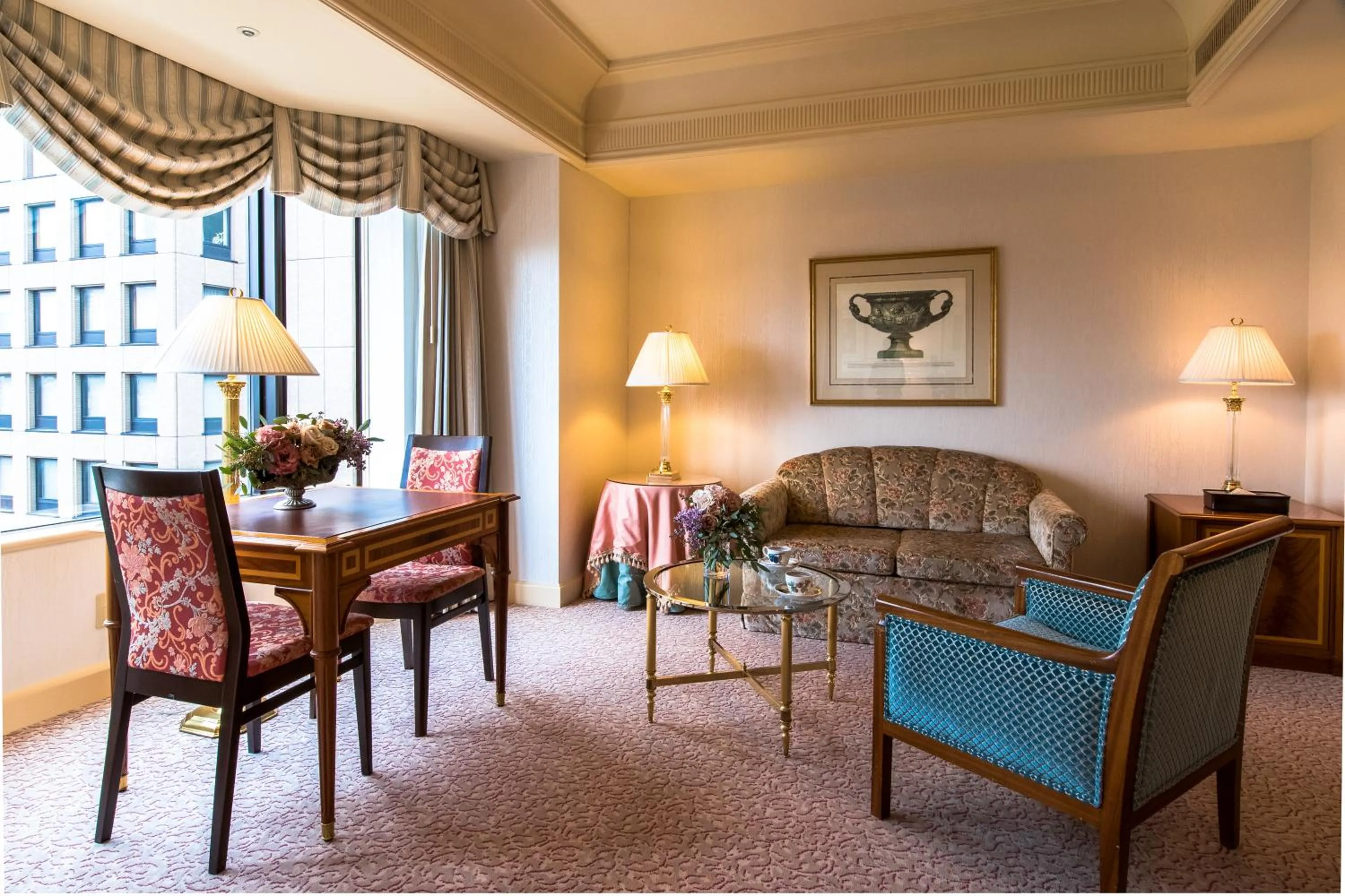 Living room in Rihga Royal Hotel Tokyo