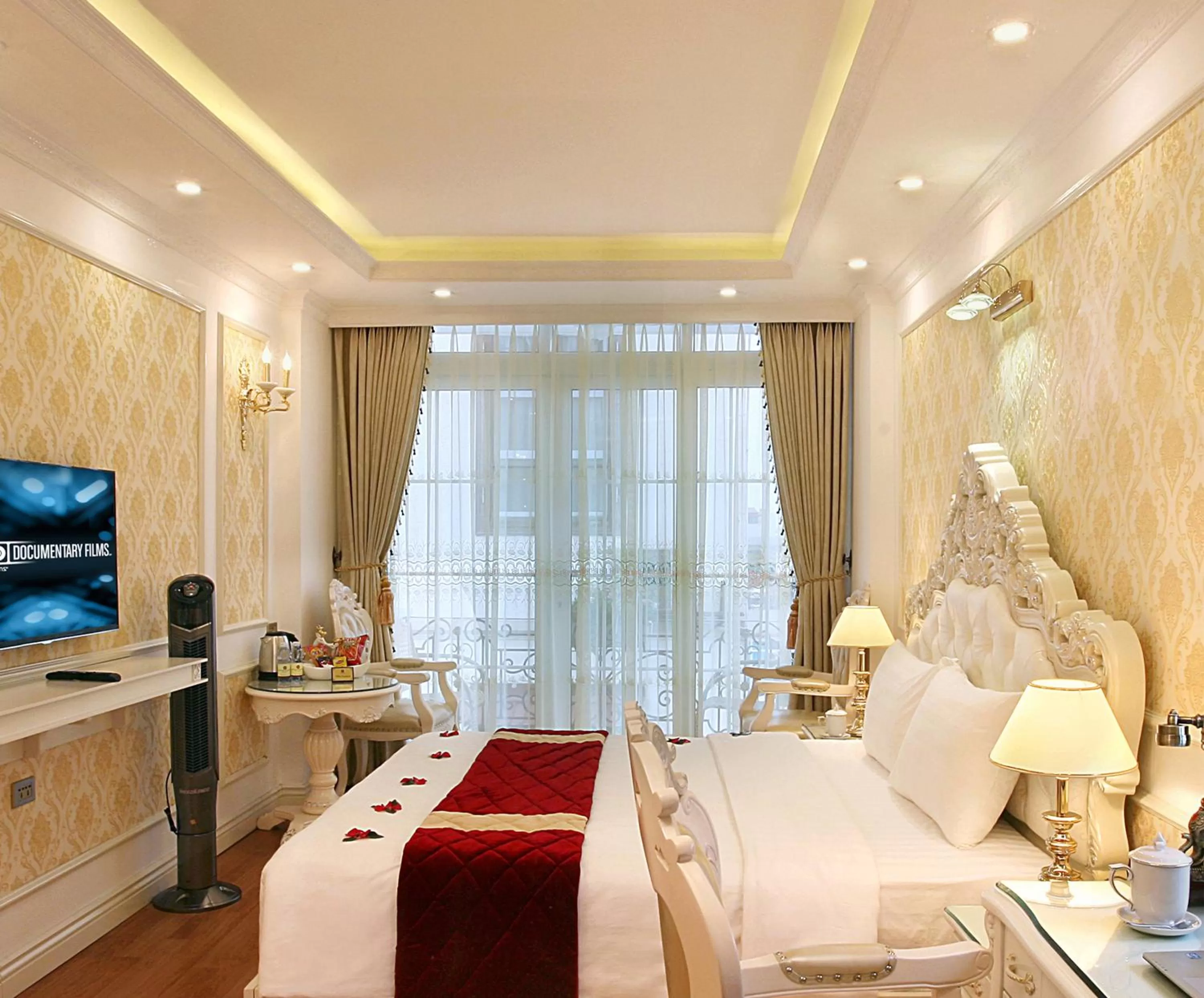 Bedroom, Bed in Hanoi Hotel Royal