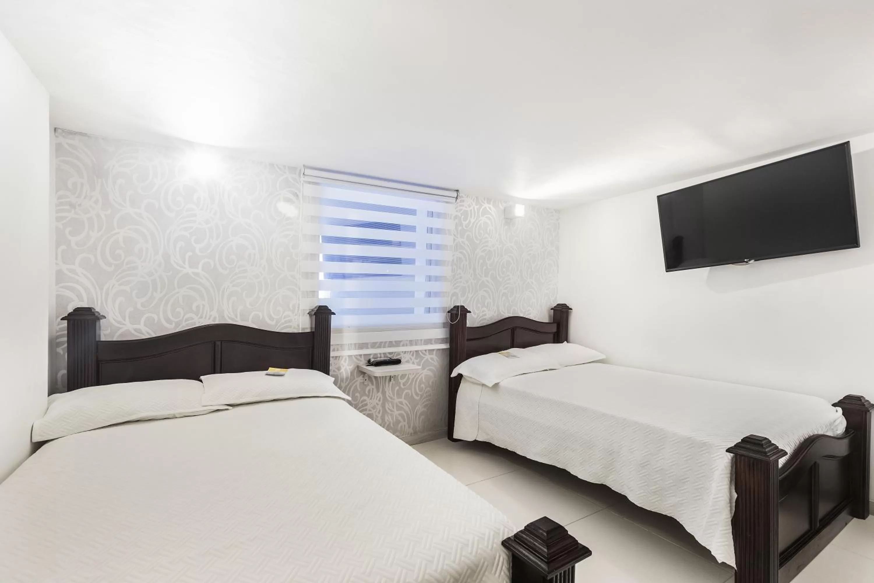 Bed in 3H HOTEL Av 70