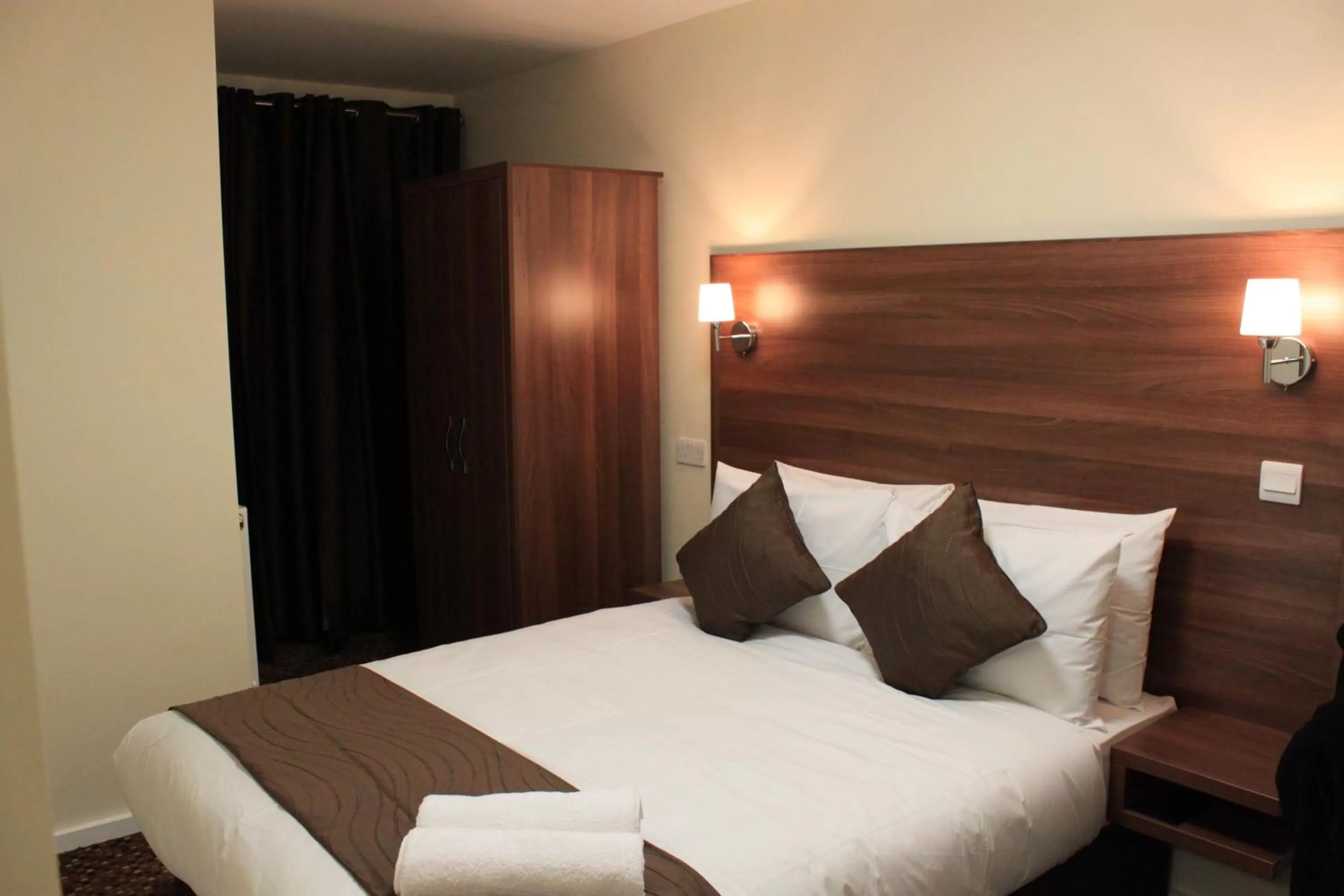 Bed in Prince Regent Hotel Excel London