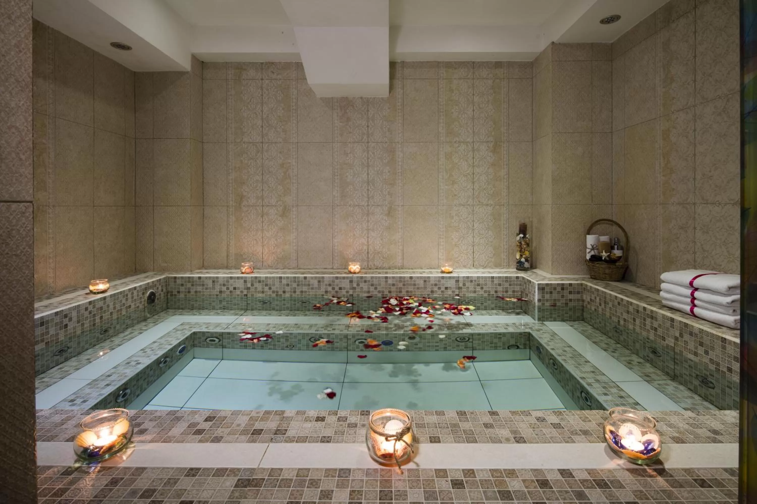 Hot Tub in Paradise Saigon Boutique Hotel & Spa