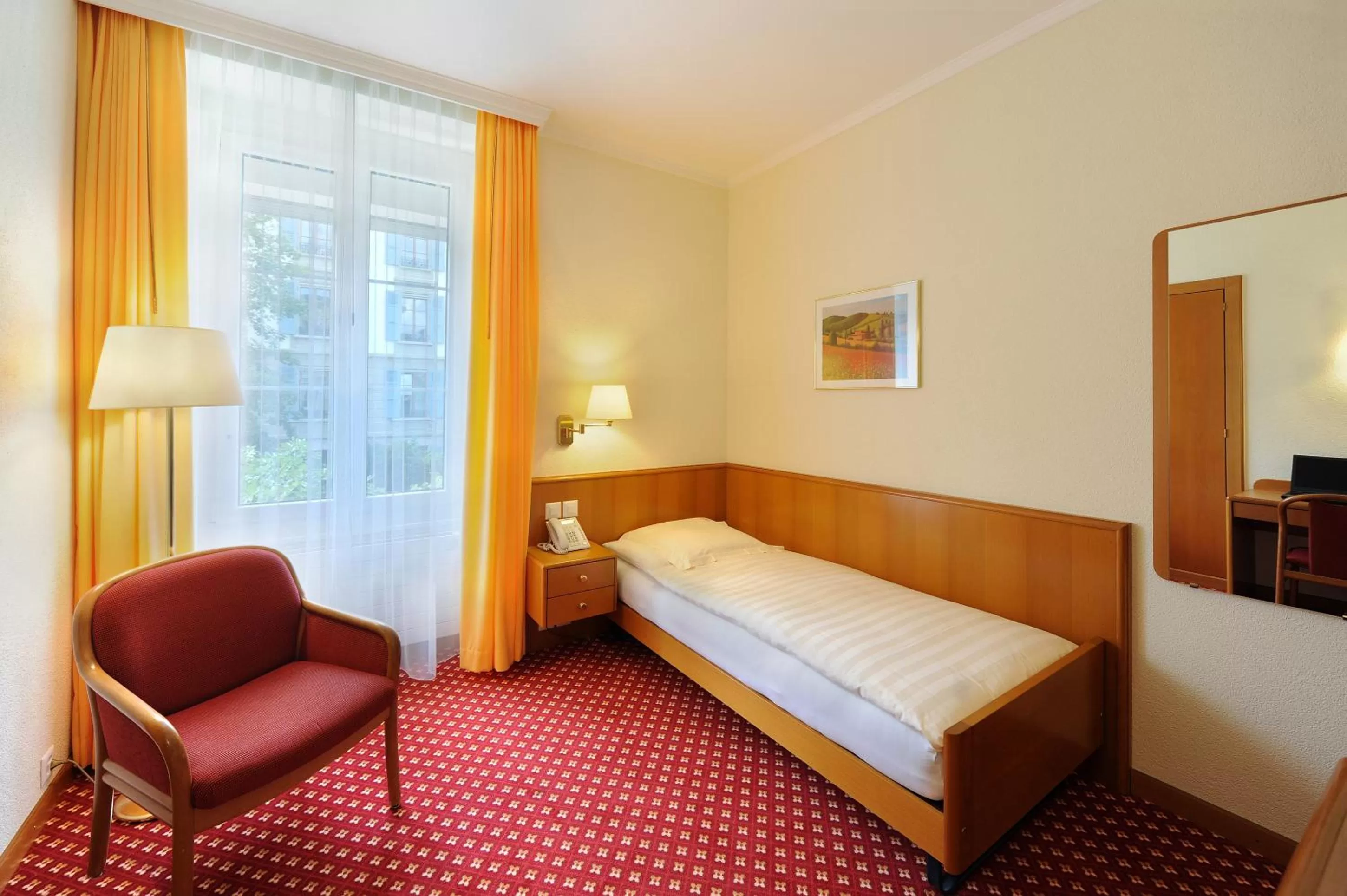 Single Room in Elite