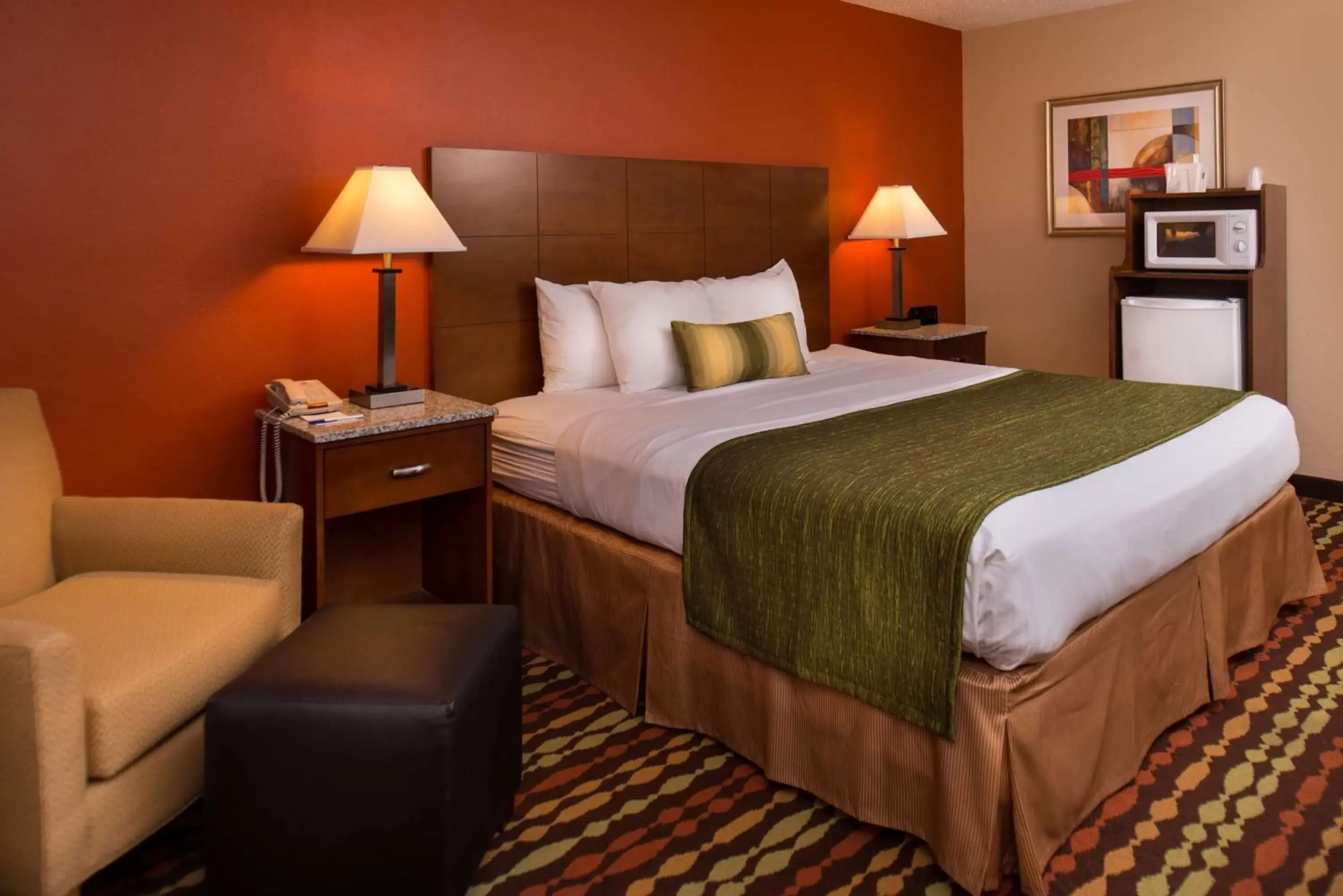 Photo of the whole room, Bed in Best Western Ambassador Inn & Suites