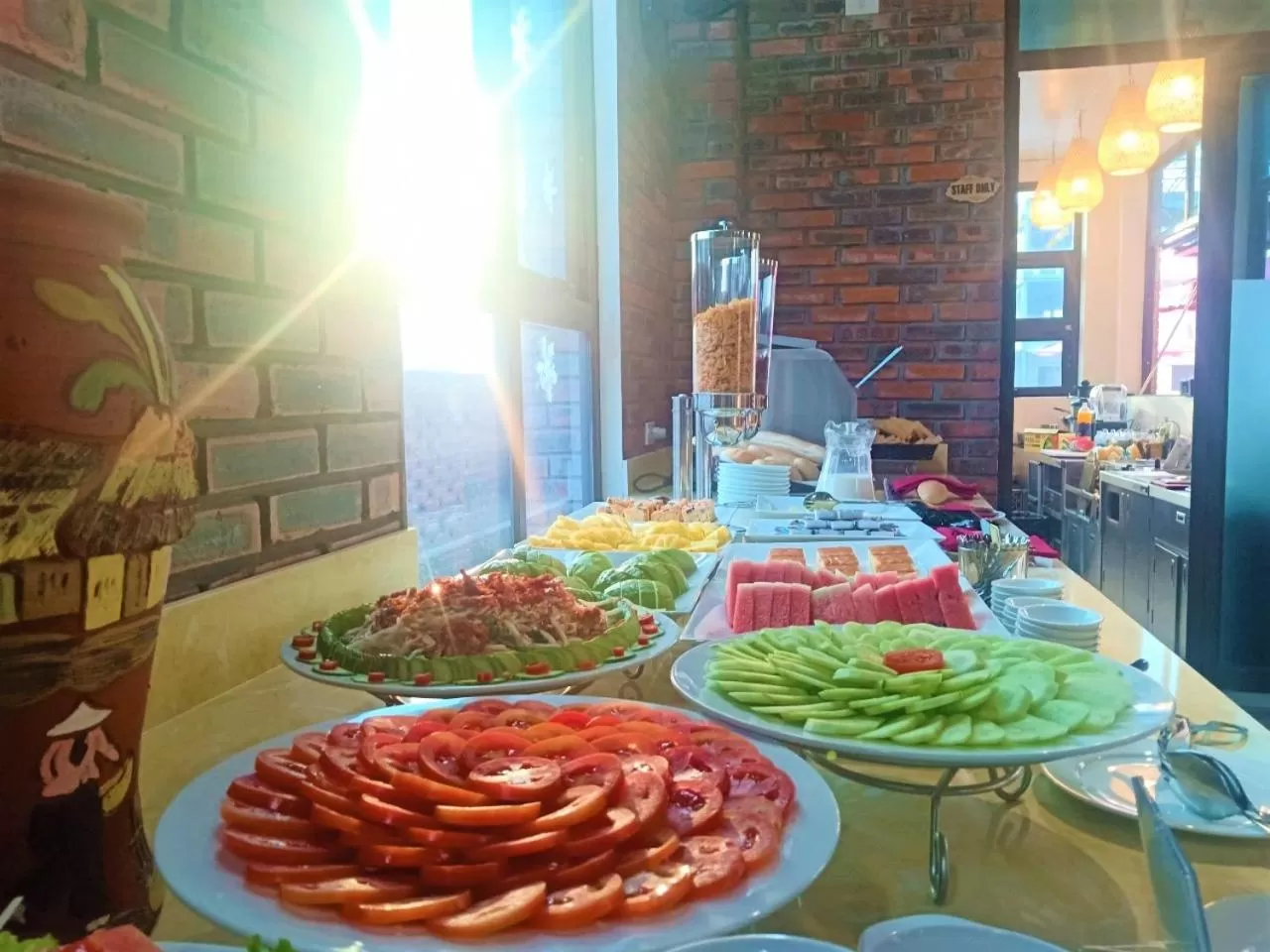 Restaurant/places to eat in Cozynibi Hotel