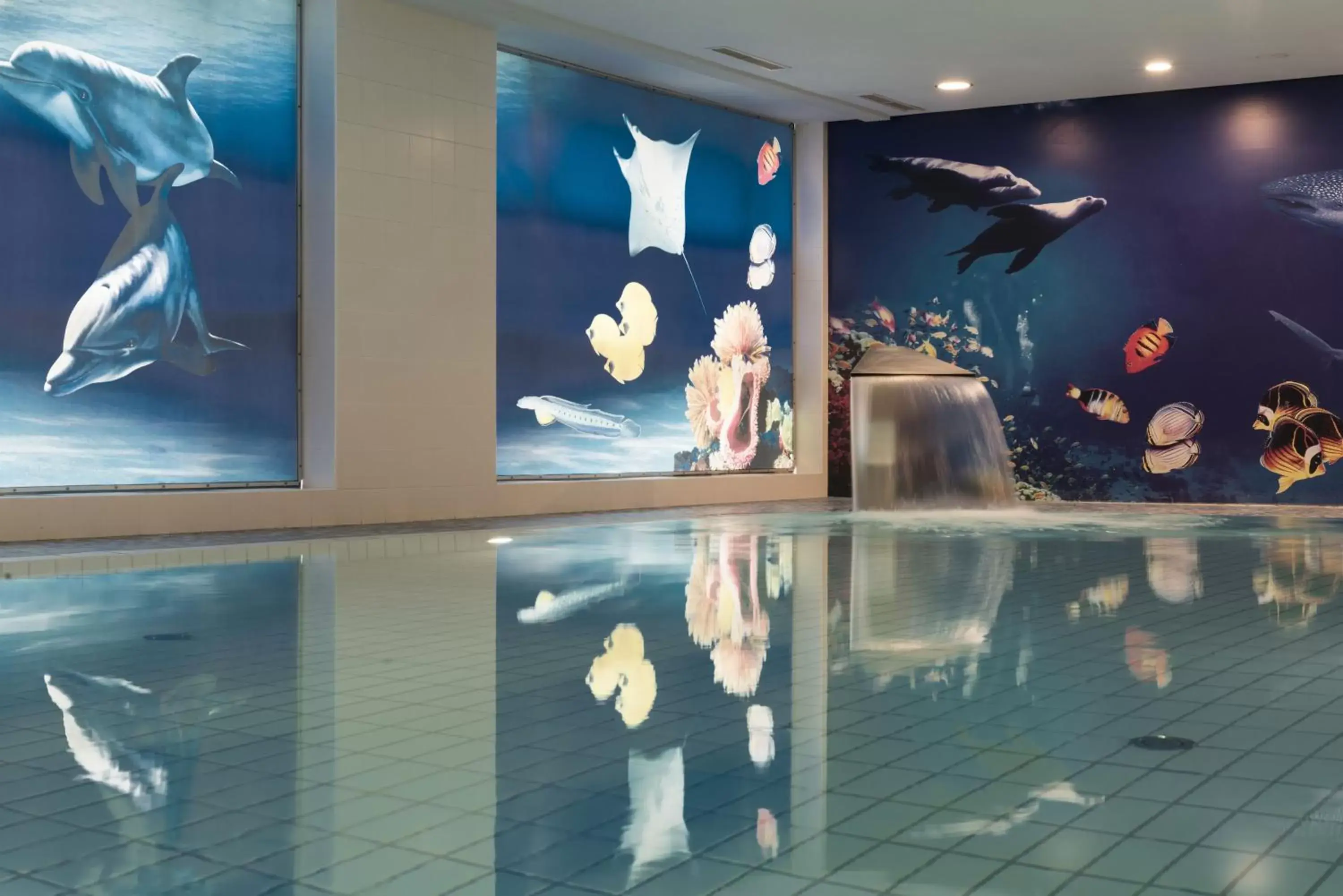 Swimming pool in Maritim proArte Hotel Berlin Swimming pool in Maritim proArte Hotel Berlin