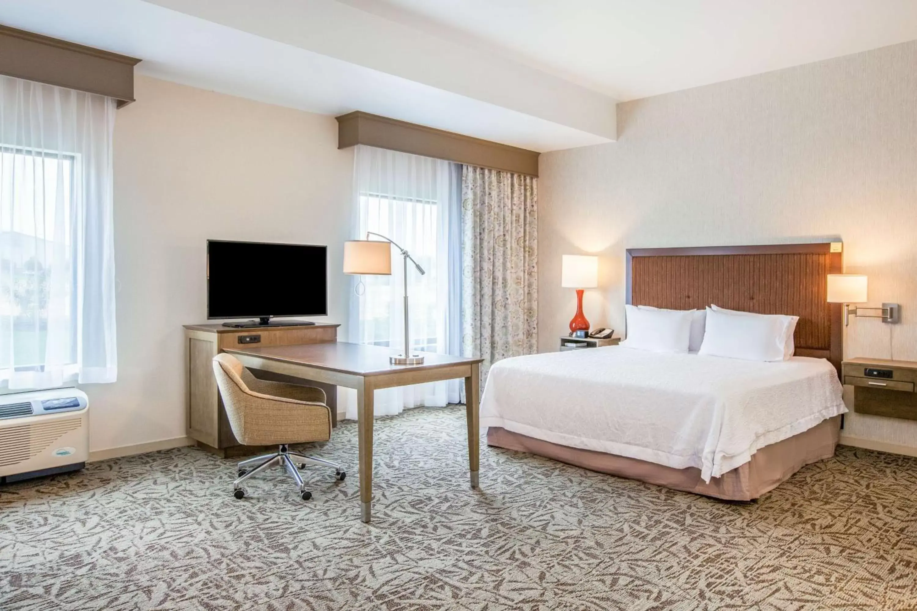 Bed in Hampton Inn & Suites Pasco/Tri-Cities, WA