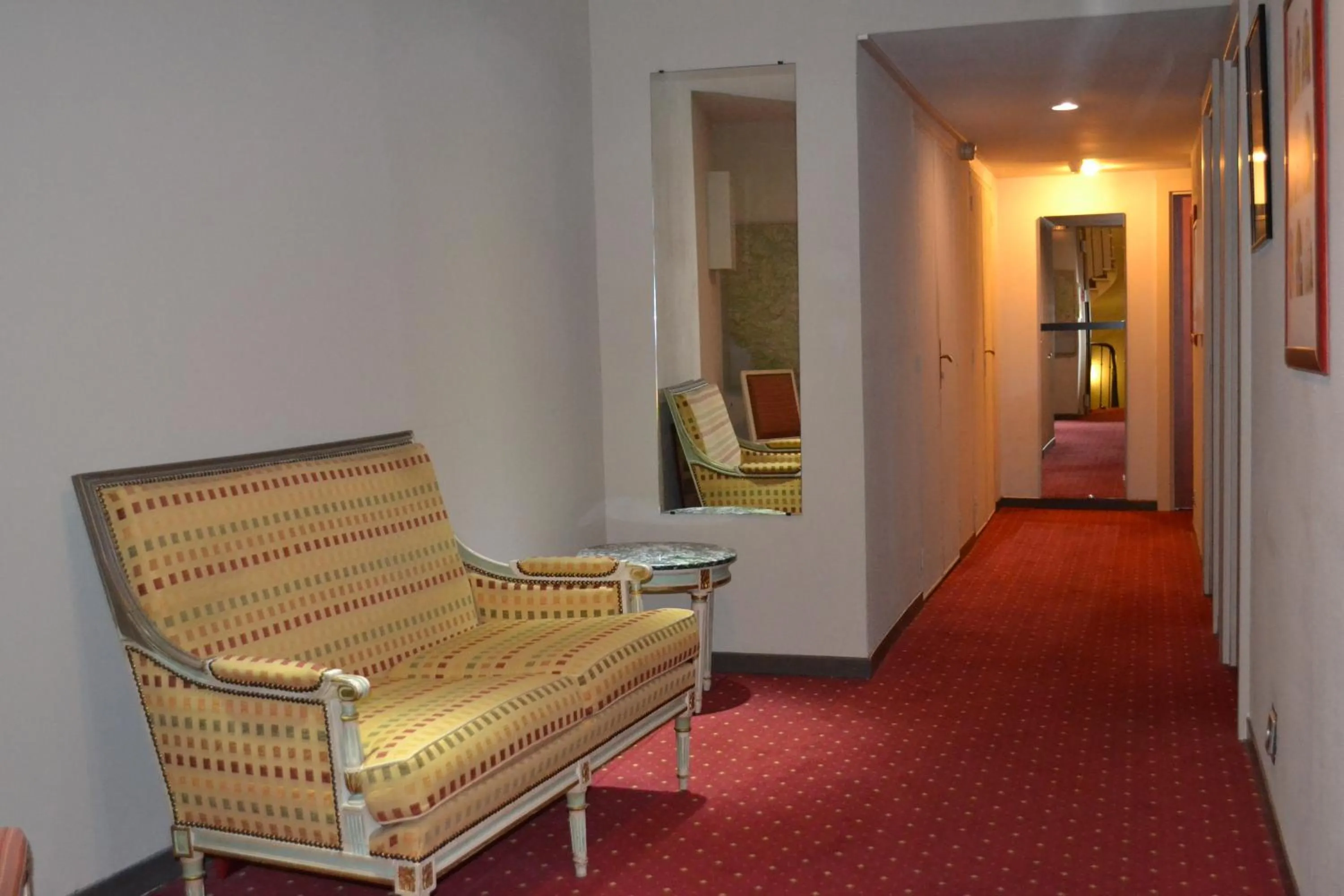 Seating area in Saint Ferréol