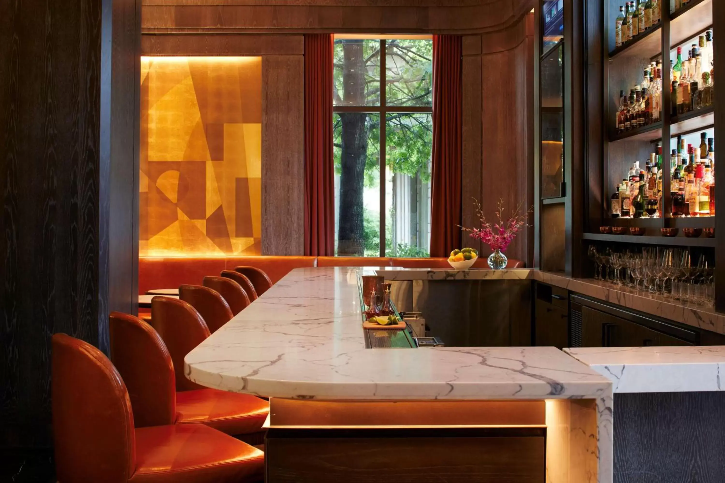 Lounge or bar in Waldorf Astoria Atlanta Buckhead