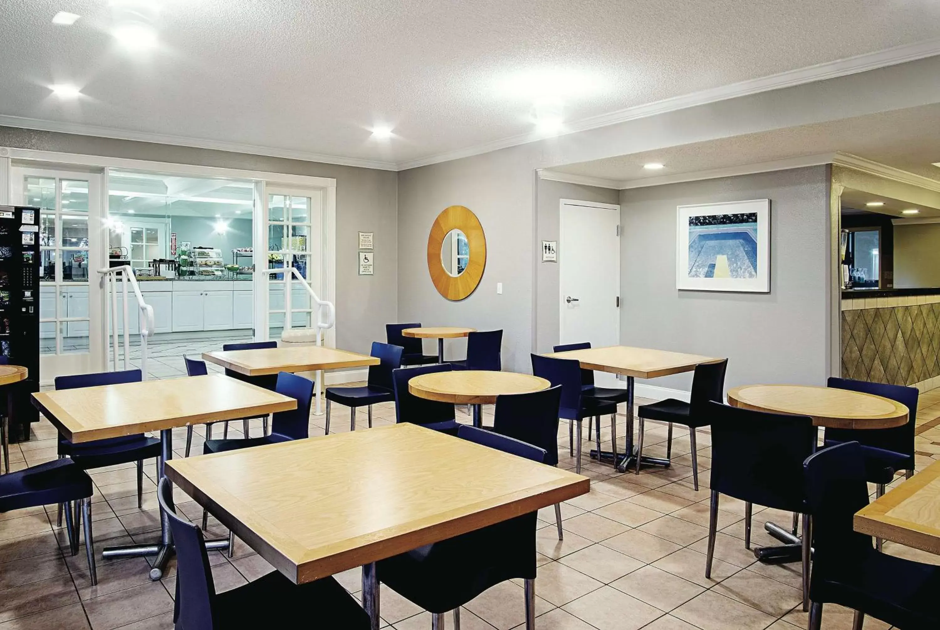 Lobby or reception, Restaurant/Places to Eat in La Quinta Inn by Wyndham West Palm Beach - Florida Turnpike