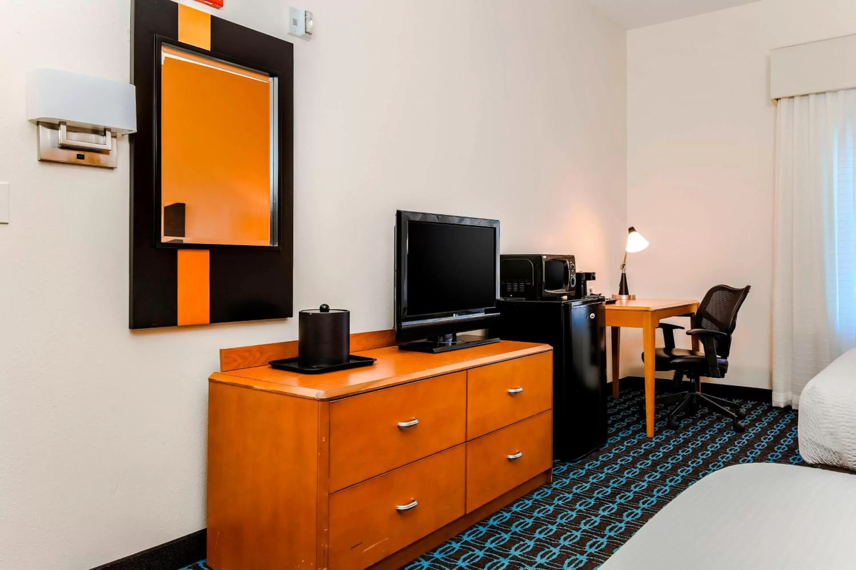 Living room, TV/Entertainment Center in Fairfield by Marriott Wilkes-Barre
