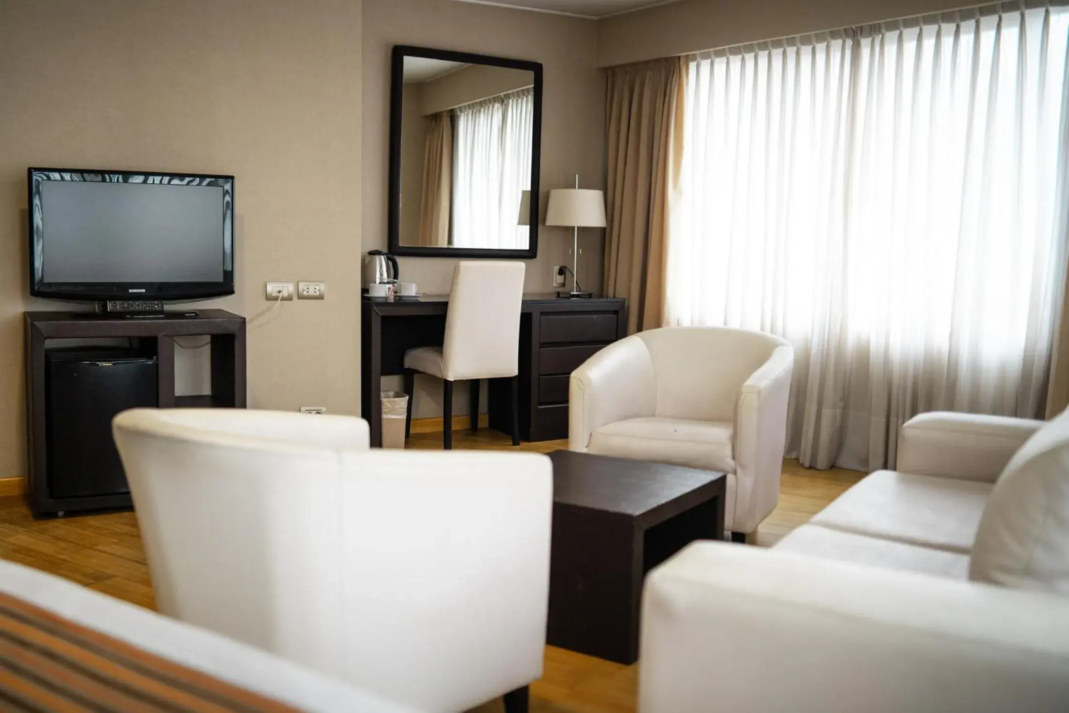 Bed, Seating Area in Amérian Cordoba Park Hotel