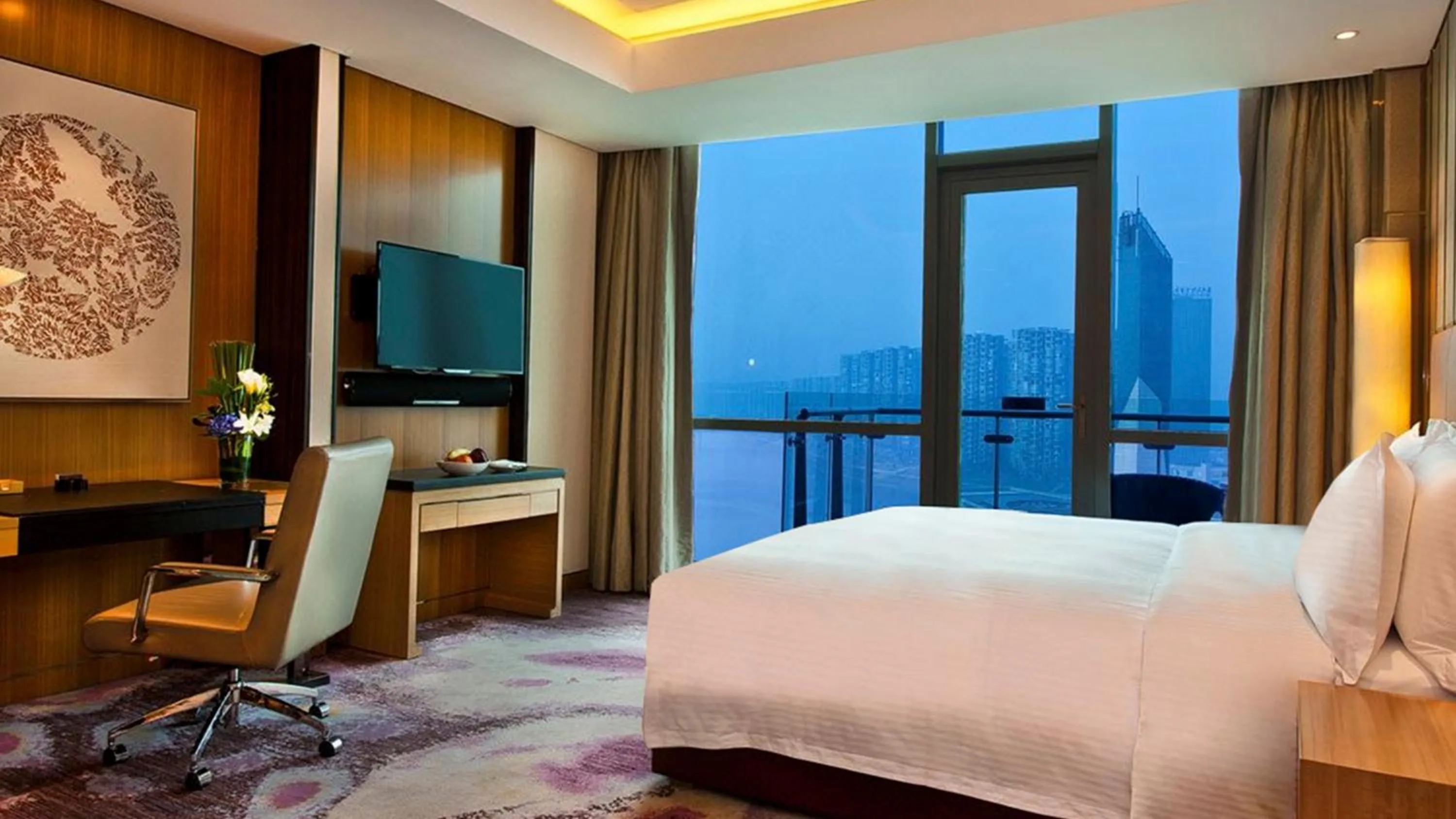 Photo of the whole room, Bed in InterContinental Changsha