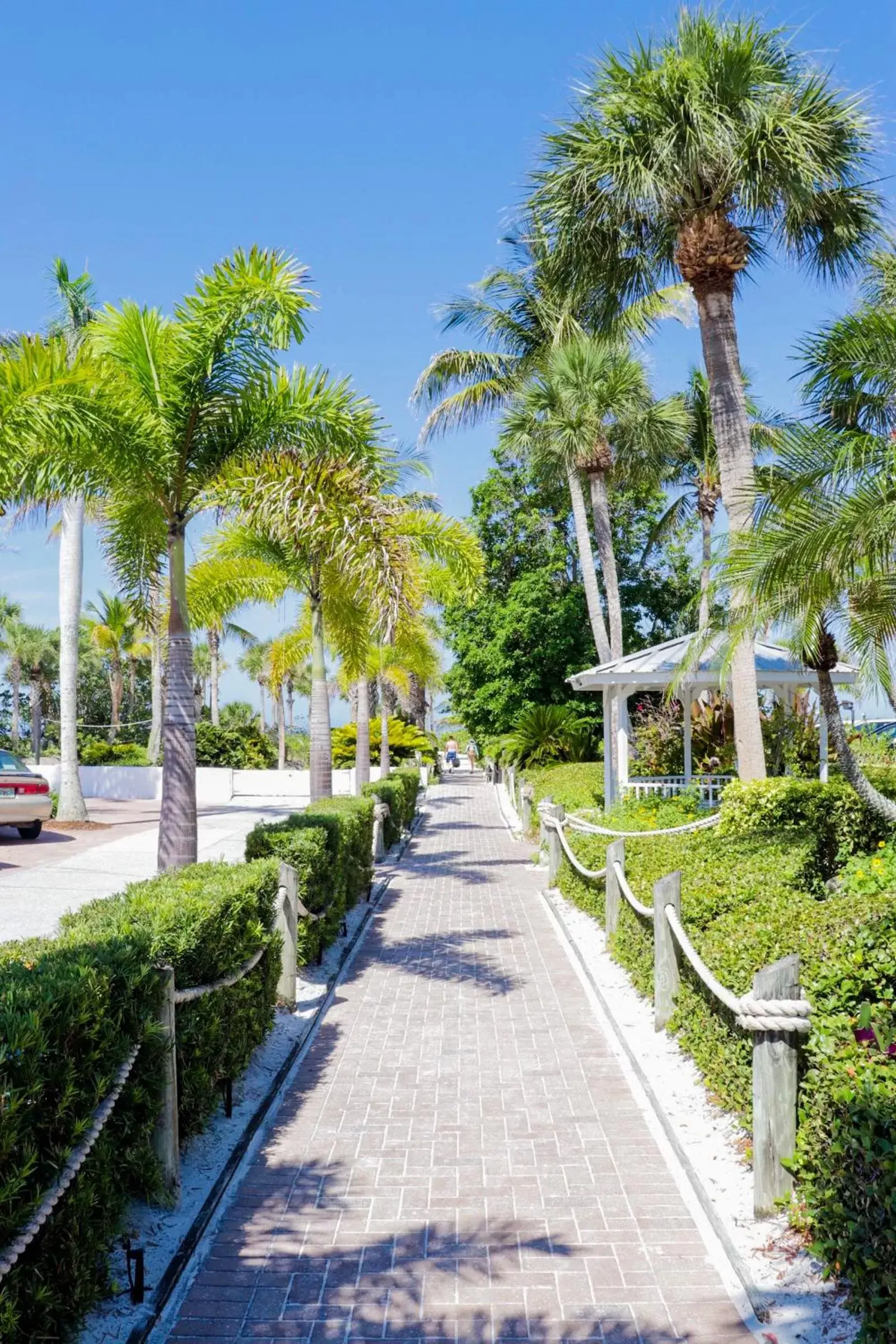 Property building in Captiva Beach Resort (open private beach access)