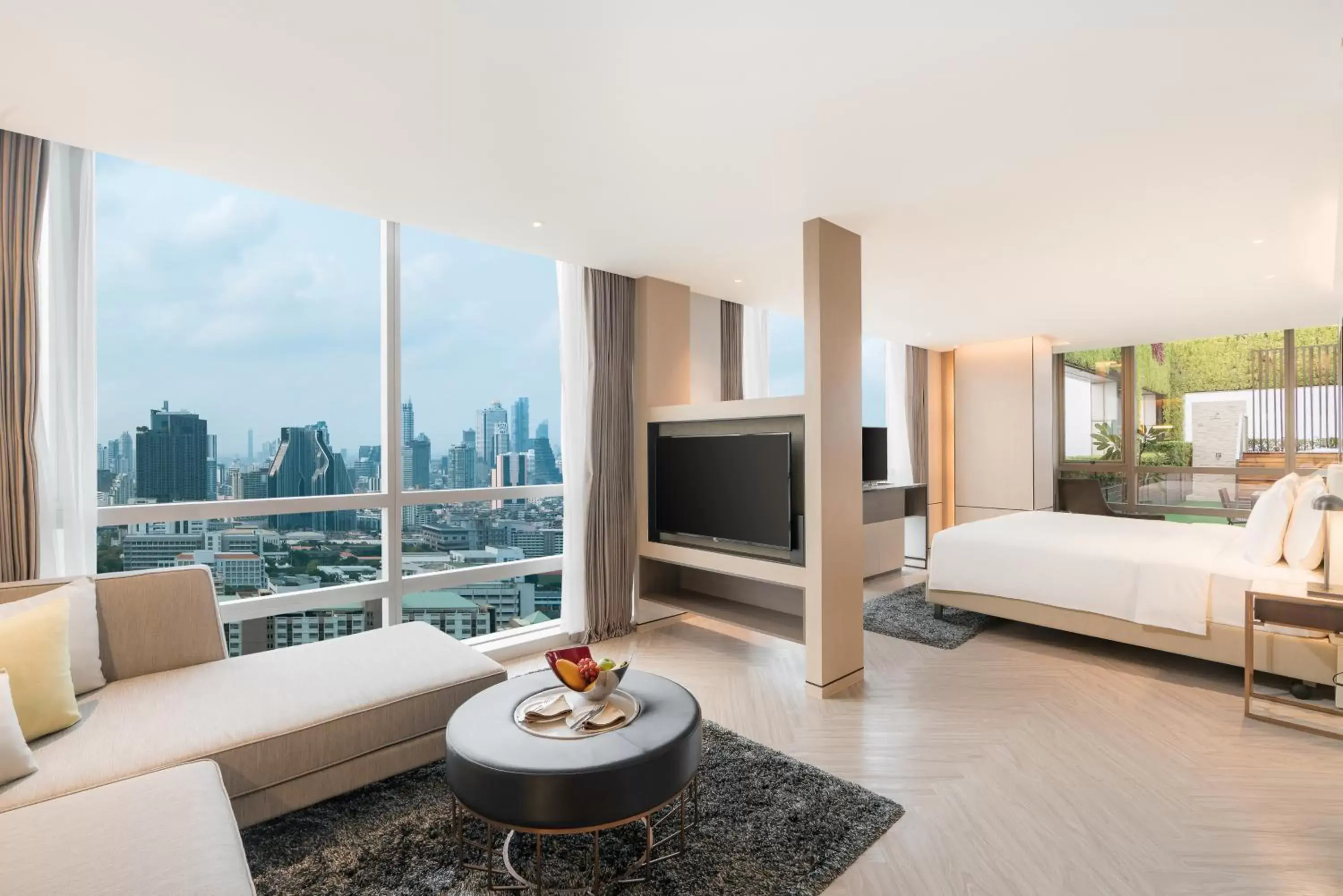 Living room, Bed in Pathumwan Princess Hotel Living room, Bed in Pathumwan Princess Hotel