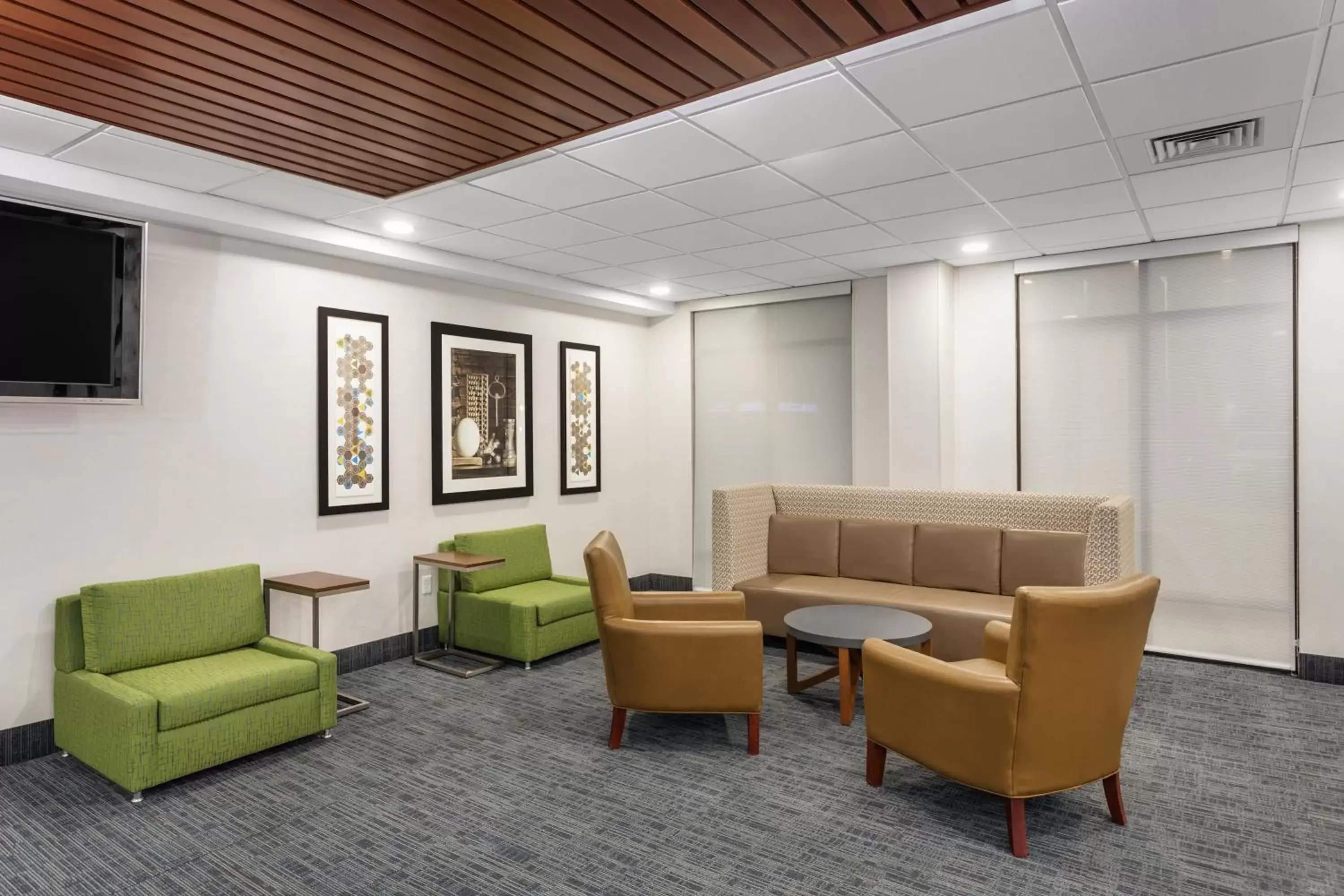 Property building, Seating Area in Holiday Inn Express Hotel & Suites Providence-Woonsocket, an IHG Hotel