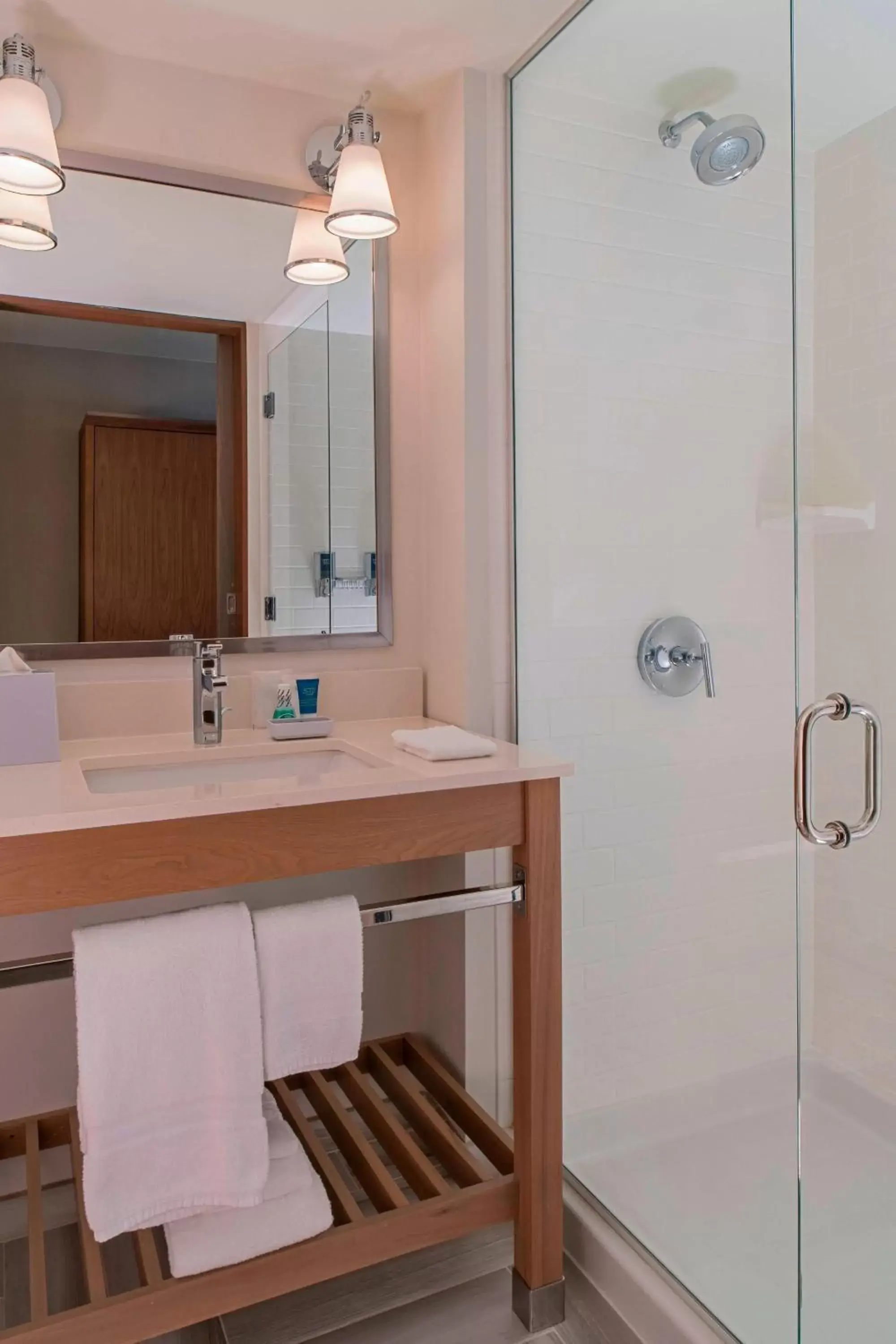 Bathroom in Four Points by Sheraton Midland