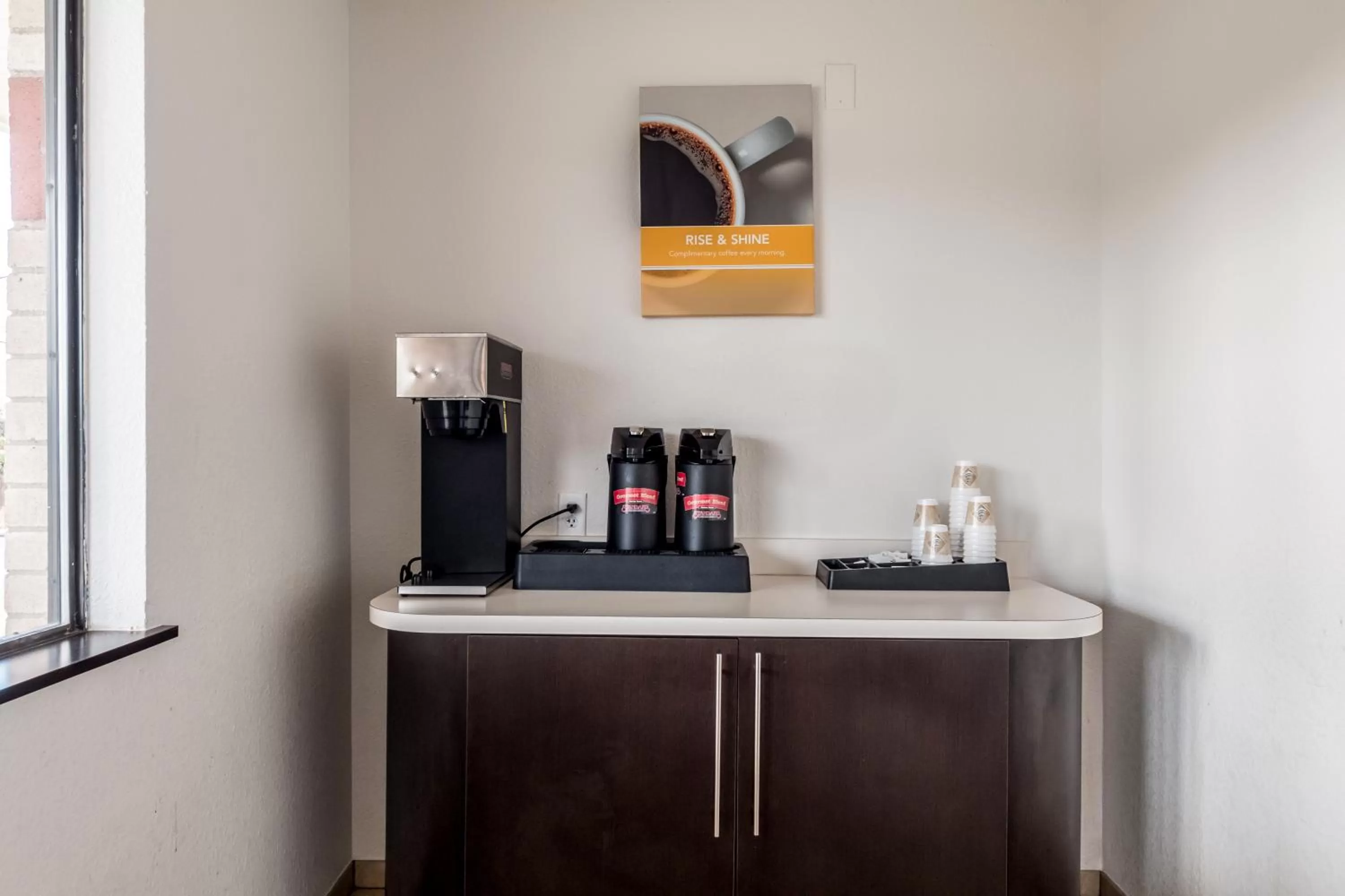 Coffee/tea facilities in Motel 6-San Antonio, TX - South WW White Rd