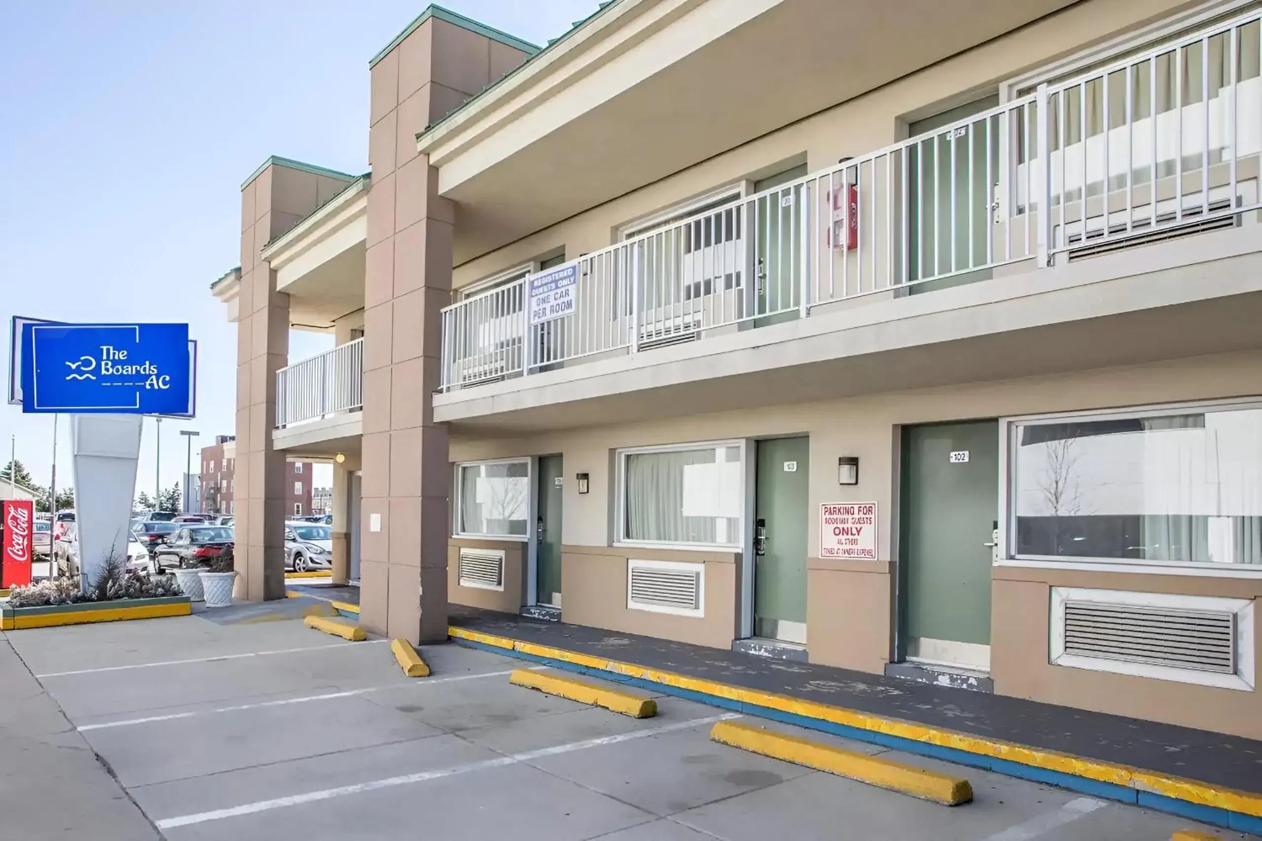 Property Building in Rodeway Inn Boardwalk