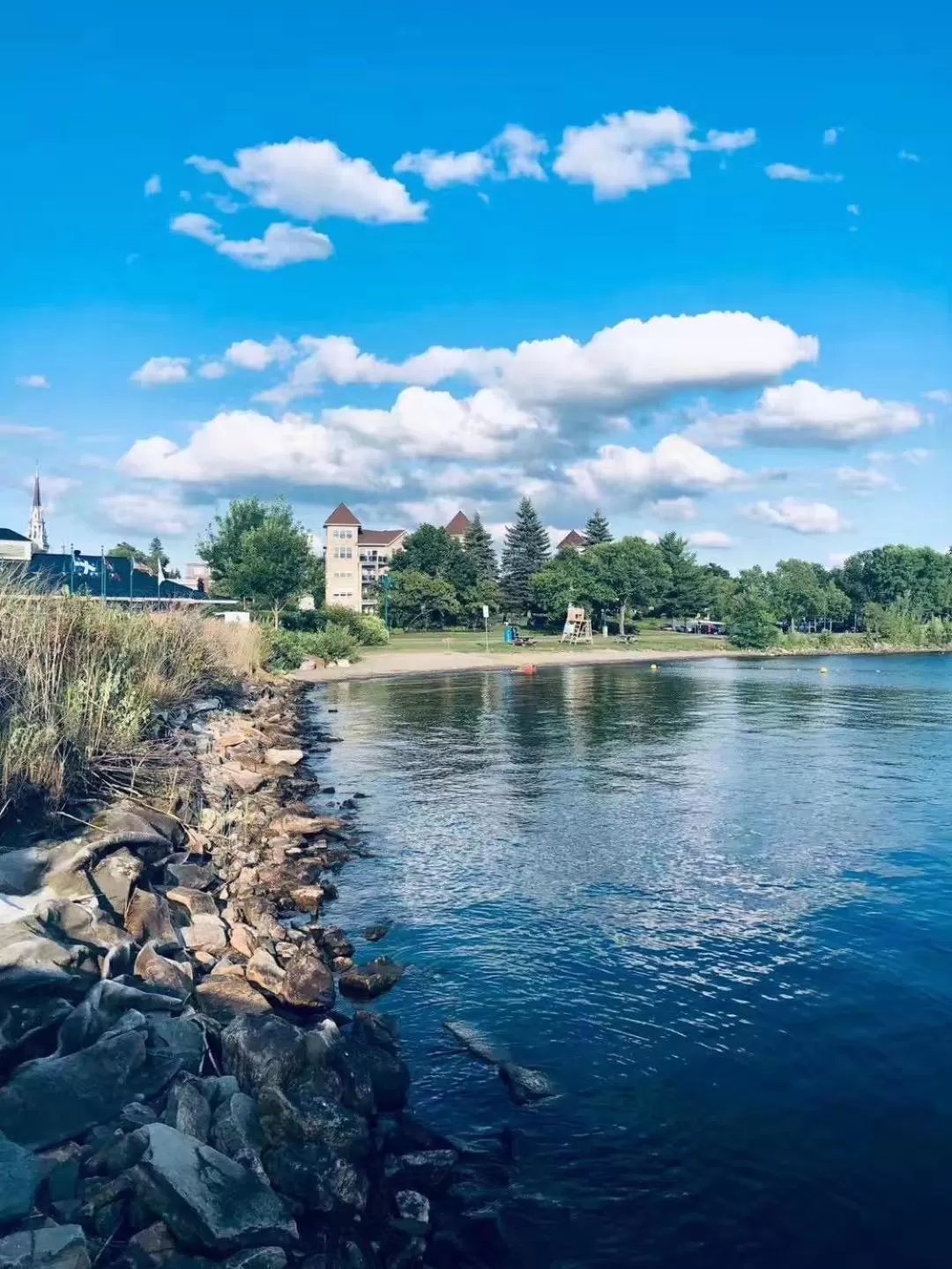Nearby landmark in Auberge du Grand Lac