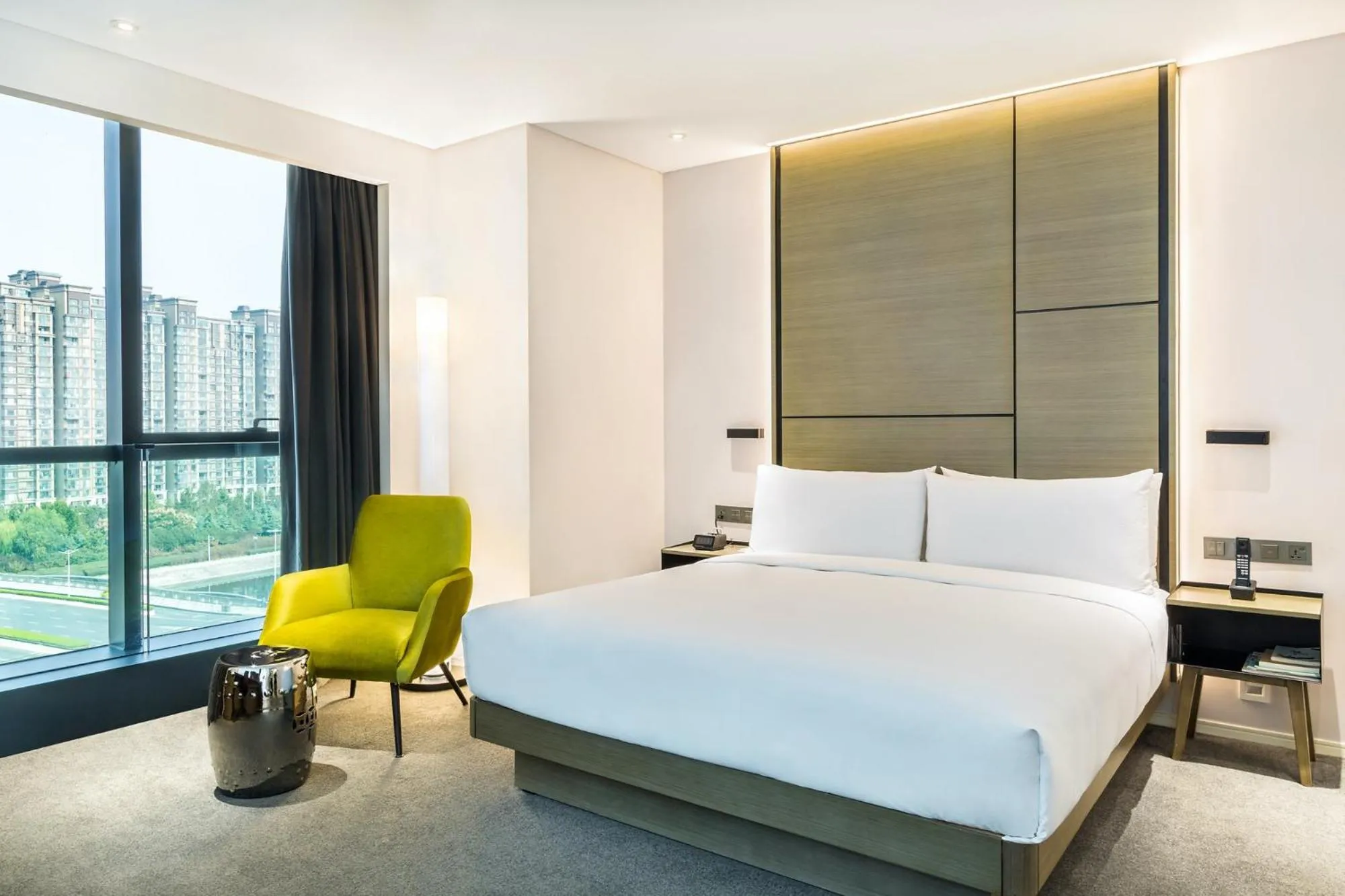 Photo of the whole room, Bed in INNSiDE by Meliá Zhengzhou