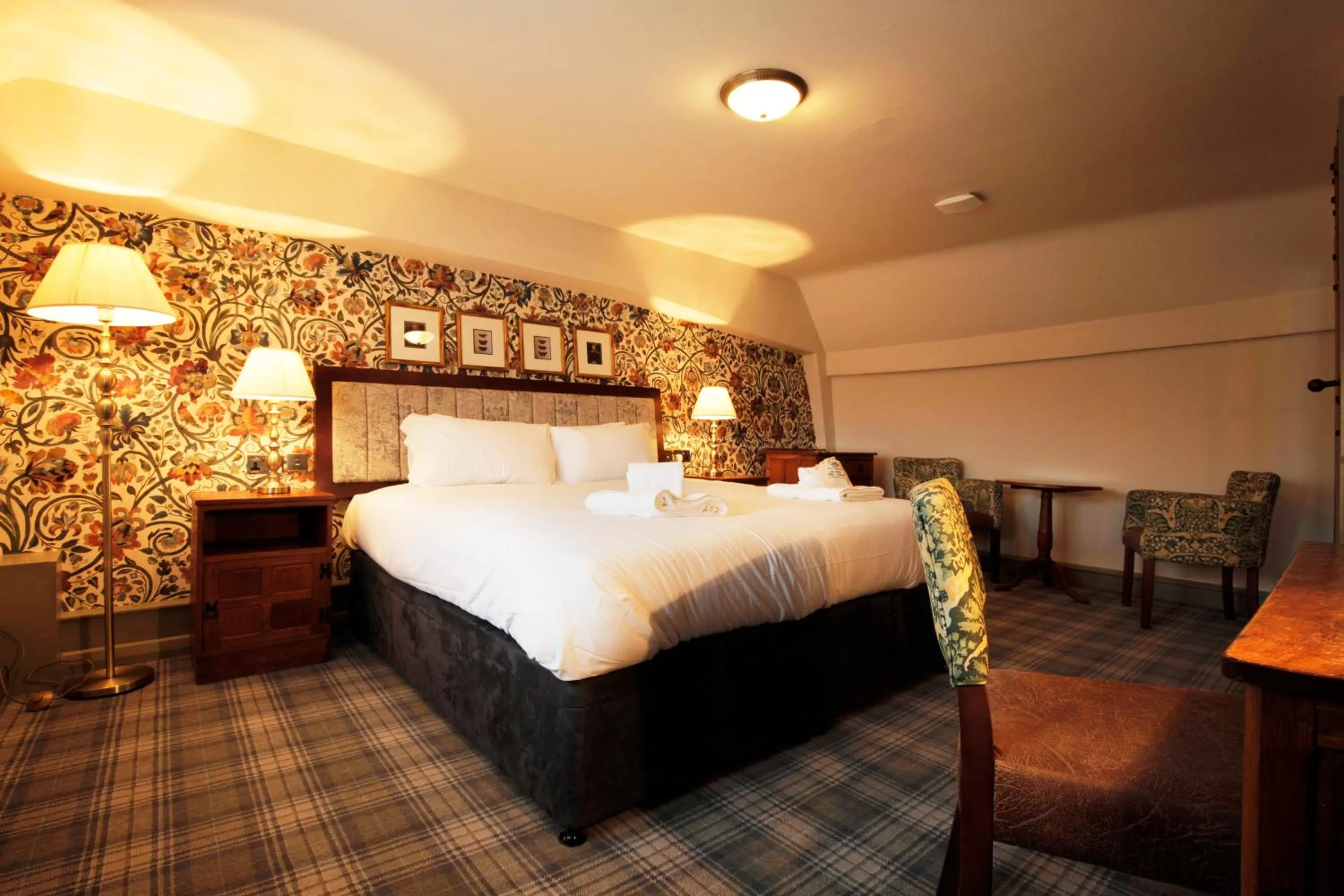 Bedroom, Bed in The Black Swan - The Inn Collection Group