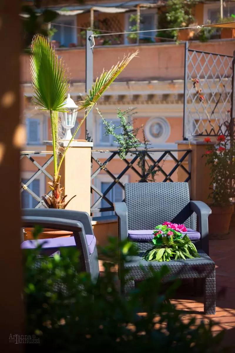 Balcony/Terrace in Pantheon Inn