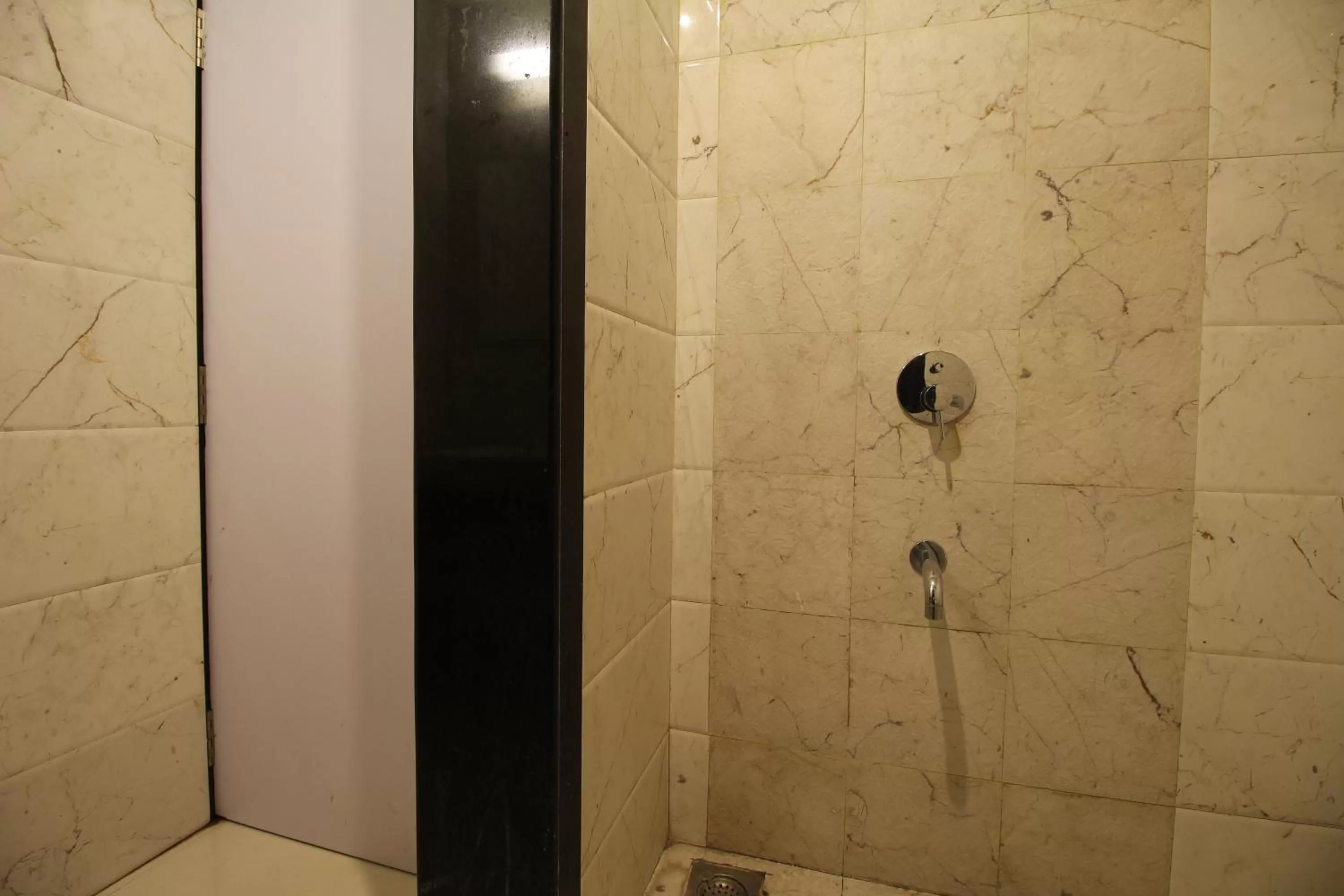 Bathroom in Hotel Sham Suman, Kolhapur- Opposite To Mahalaxmi Temple