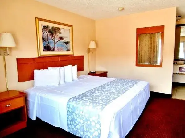 Bed in Americas Best Value Inn Alachua