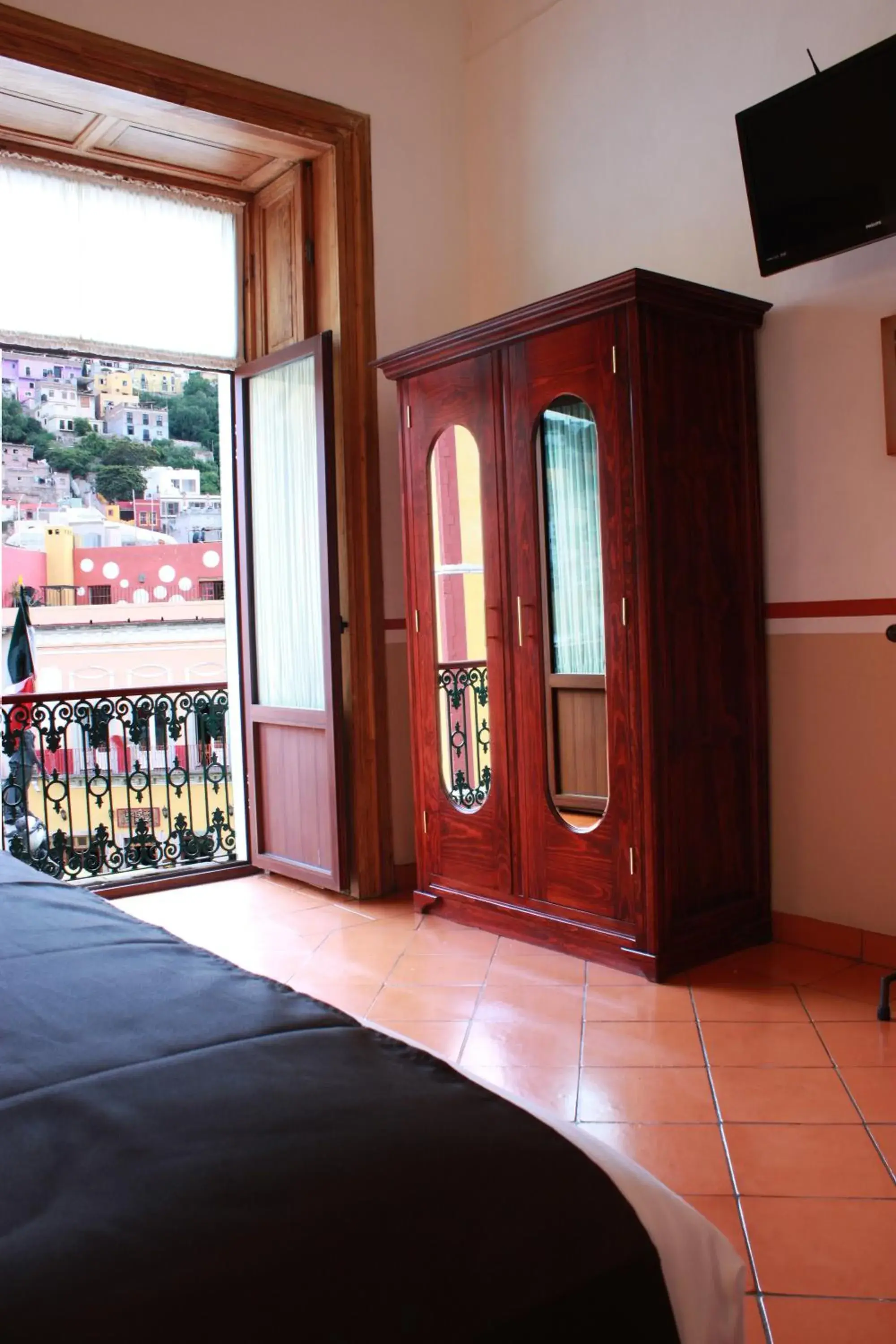 Photo of the whole room in Hotel de la Paz