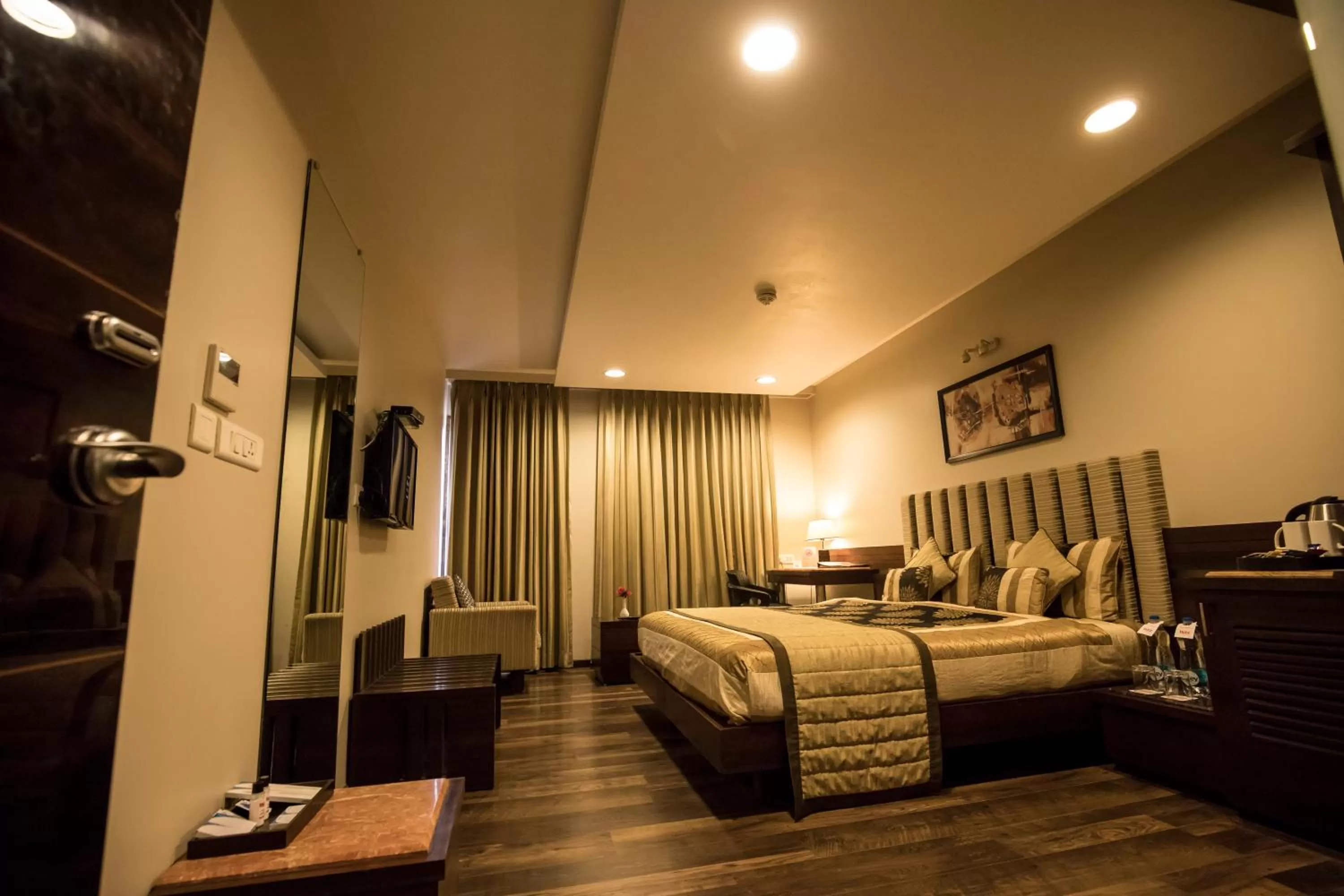 Photo of the whole room, Bed in Bizz The Hotel