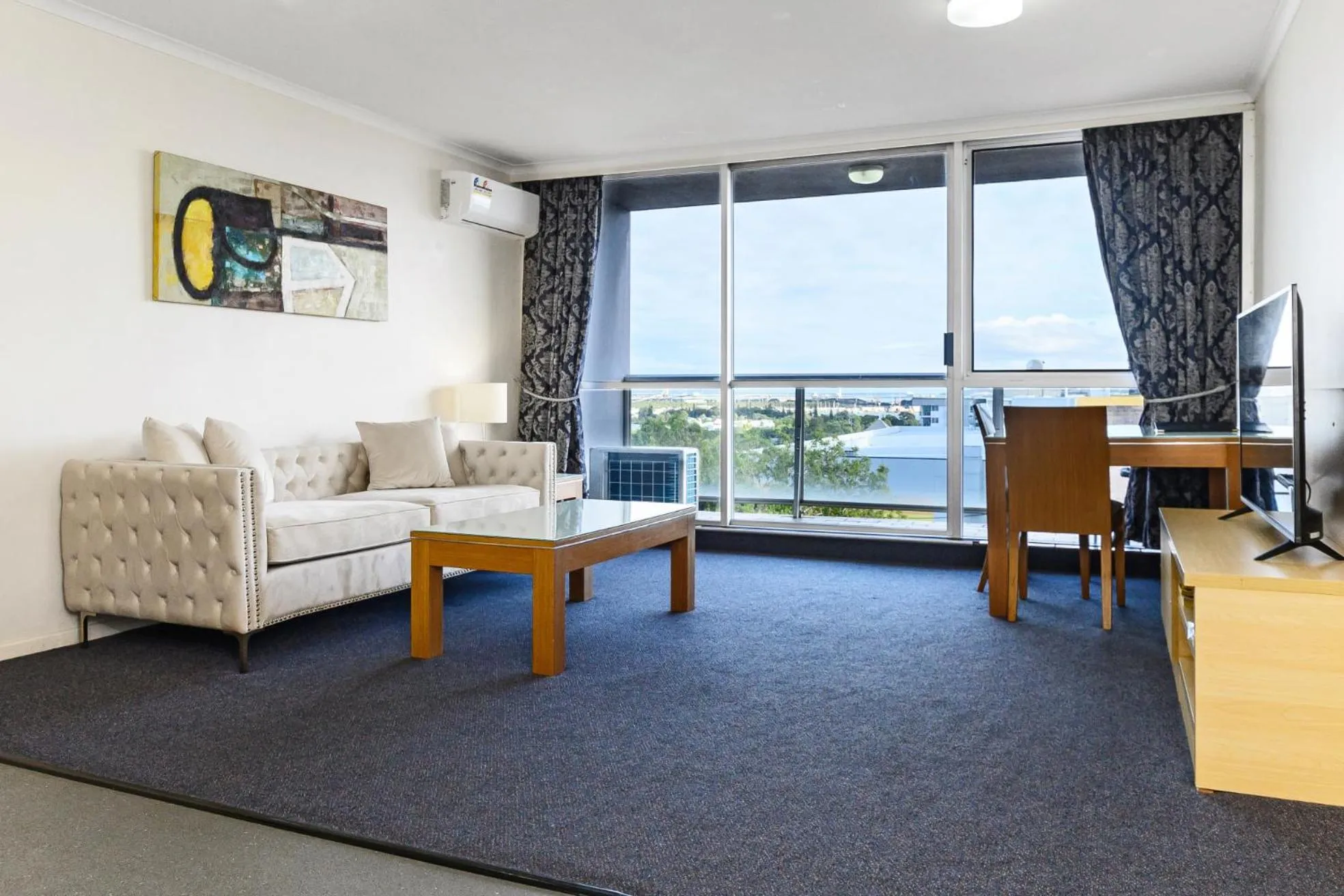 Living room, Seating Area in Metro Hotel & Apartments Gladstone