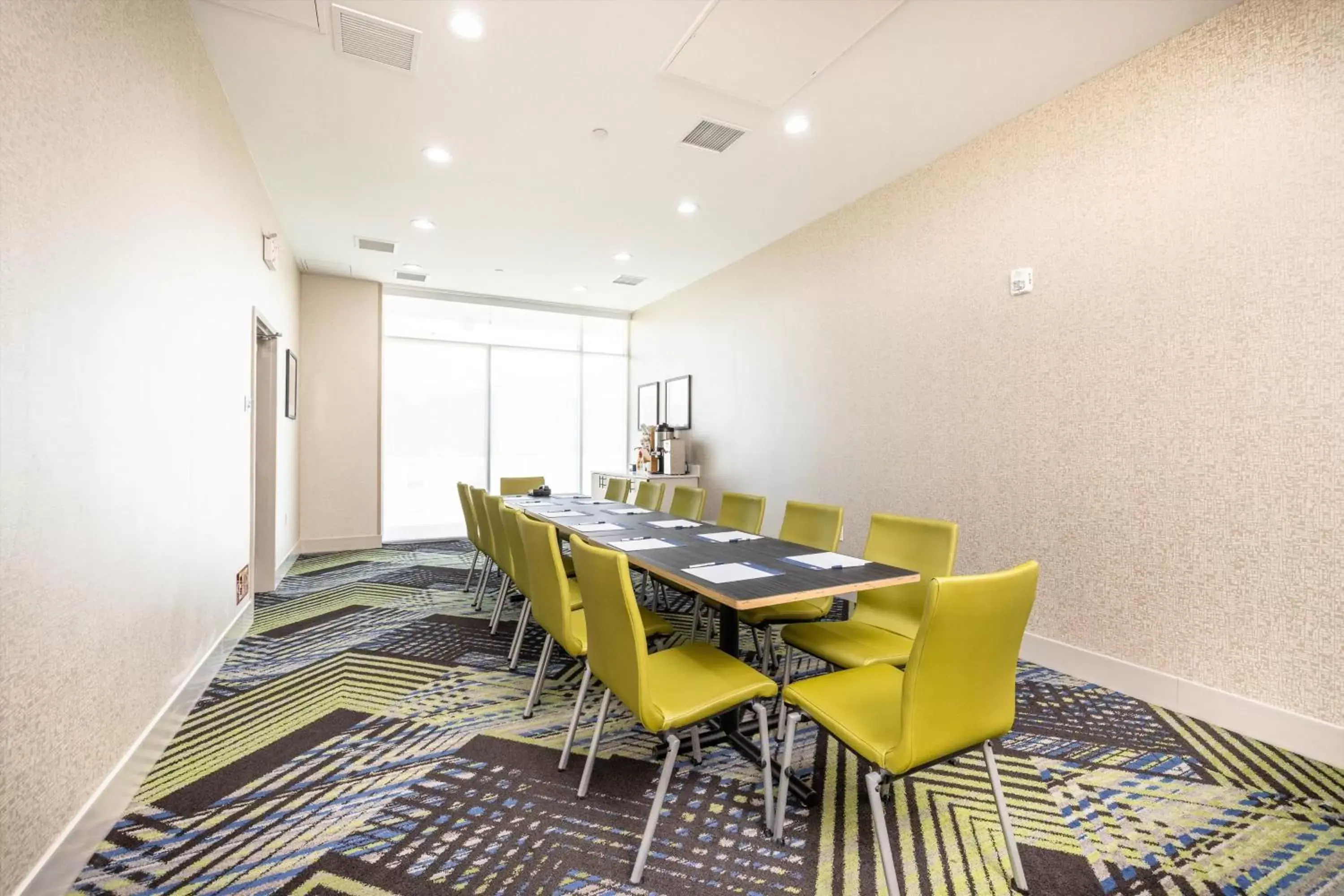 Meeting/conference room in Holiday Inn Express & Suites - San Jose Silicon Valley, an IHG Hotel
