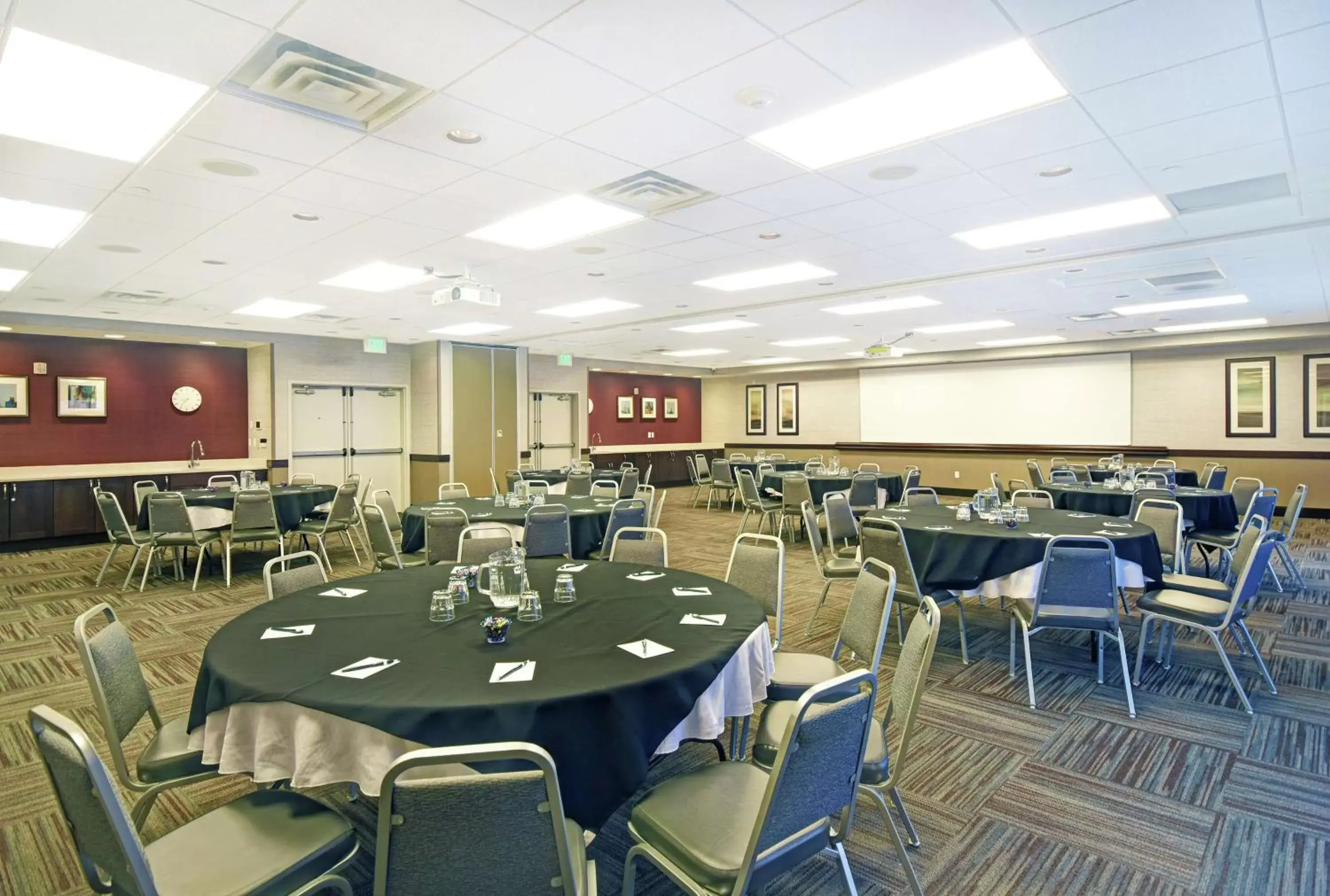 Meeting/conference room, Restaurant/Places to Eat in Homewood Suites by Hilton Denver International Airport