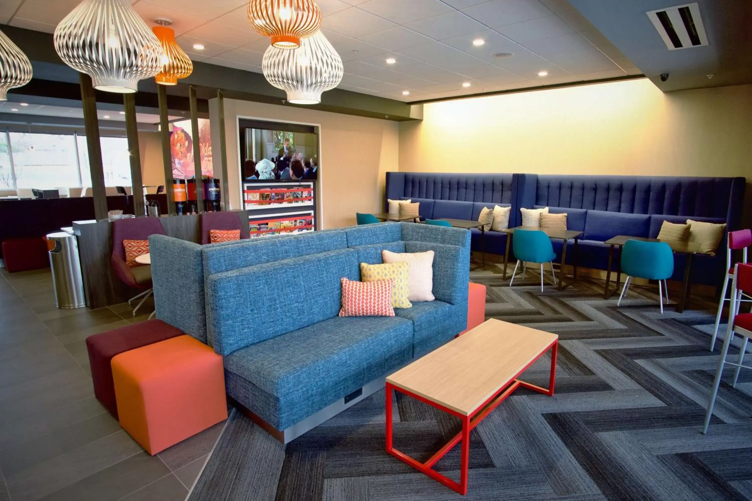 Lobby or reception, Lounge/Bar in Tru By Hilton Oklahoma City Nw Expressway