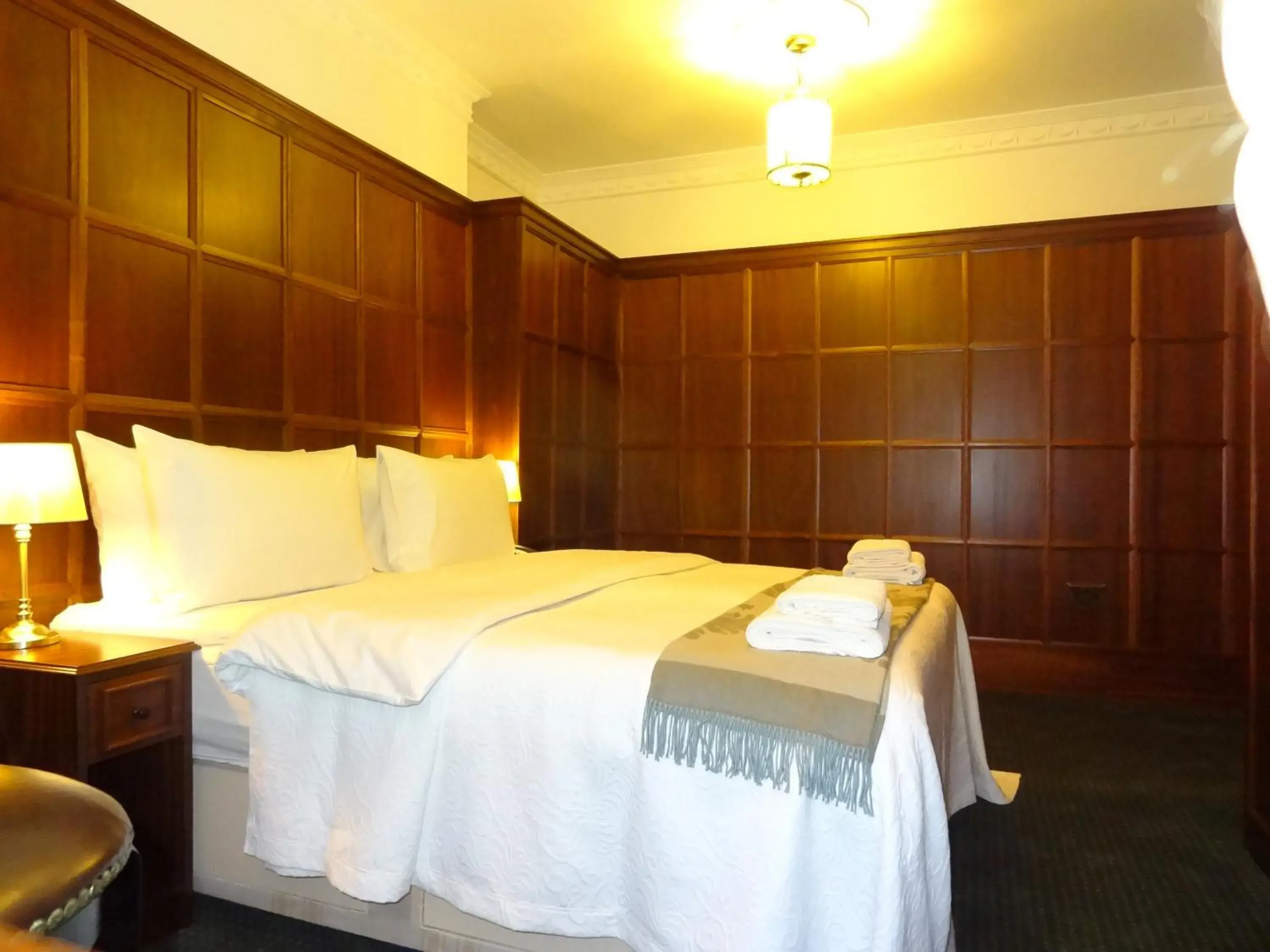 Bed in Regency House Hotel