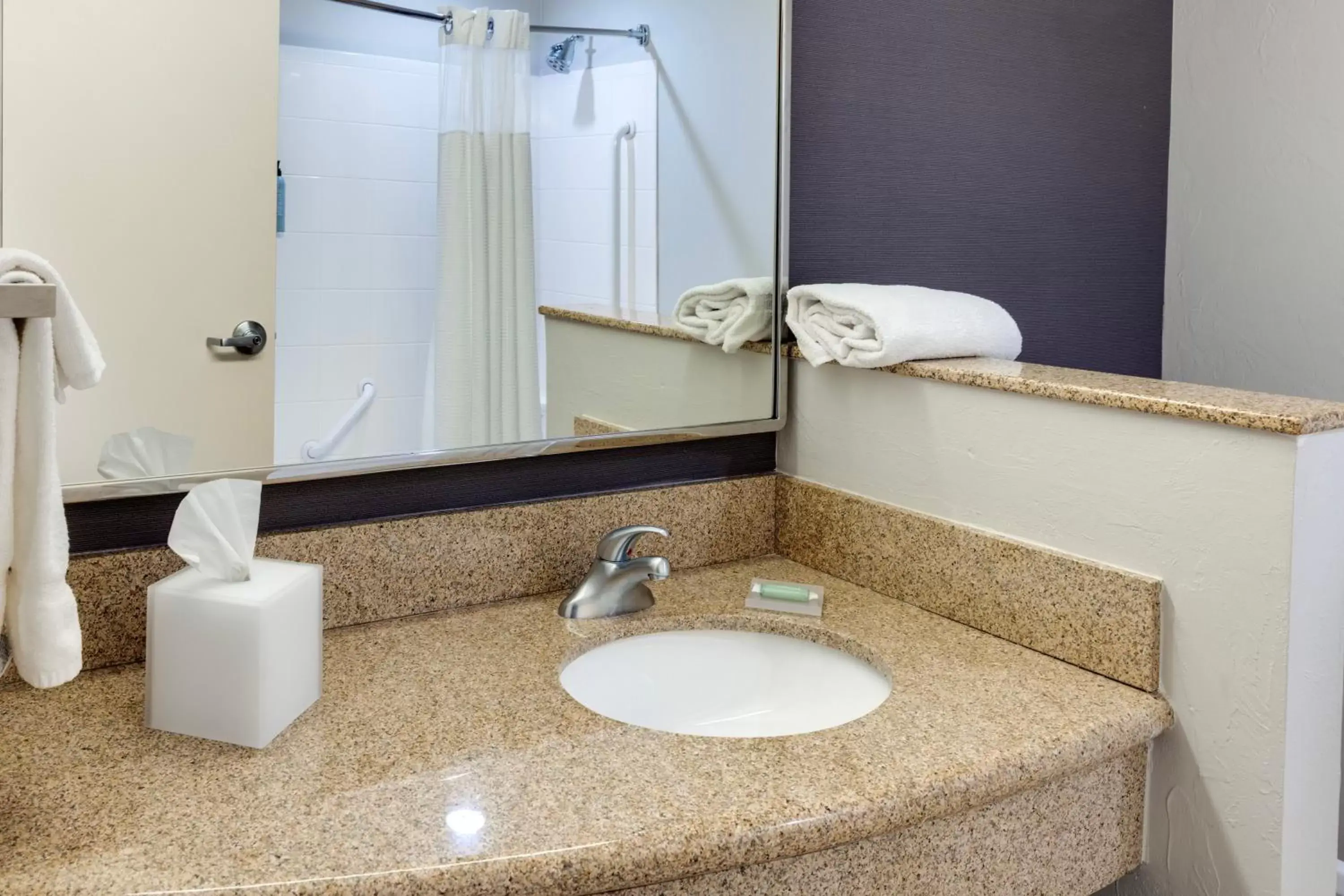 Guests, Bathroom in Courtyard by Marriott Oklahoma City North/Quail Springs