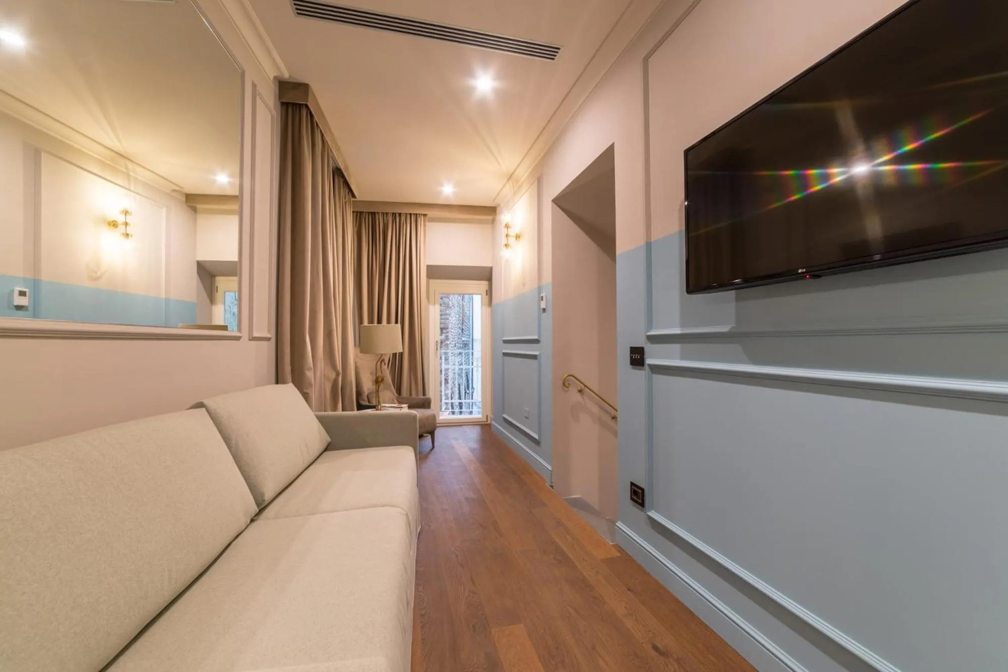 TV and multimedia in Palazzo 42 - Boutique Hotel & Suites