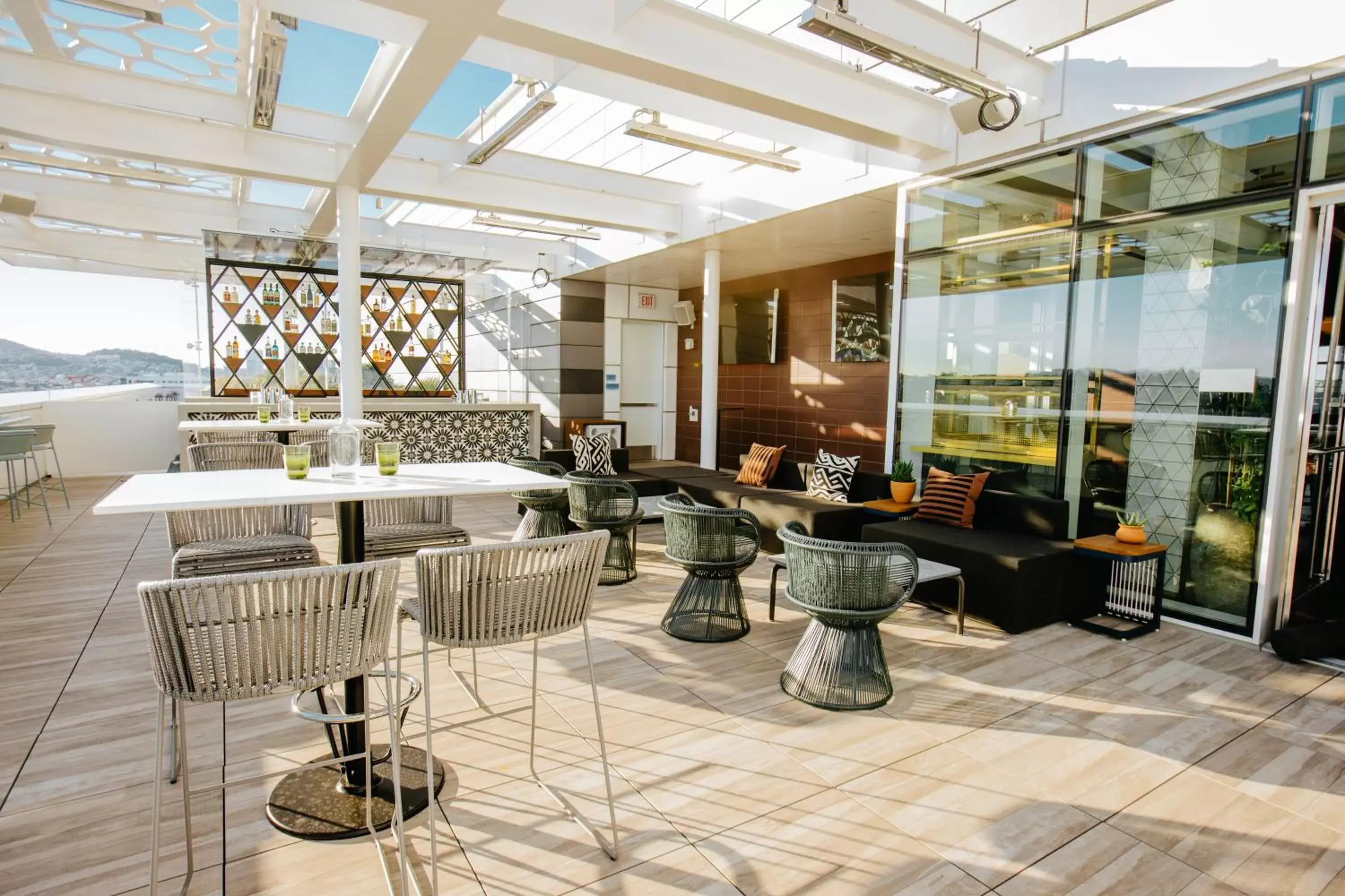 Restaurant/places to eat, Lounge/Bar in LUMA Hotel San Francisco - #1 Hottest New Hotel in the US