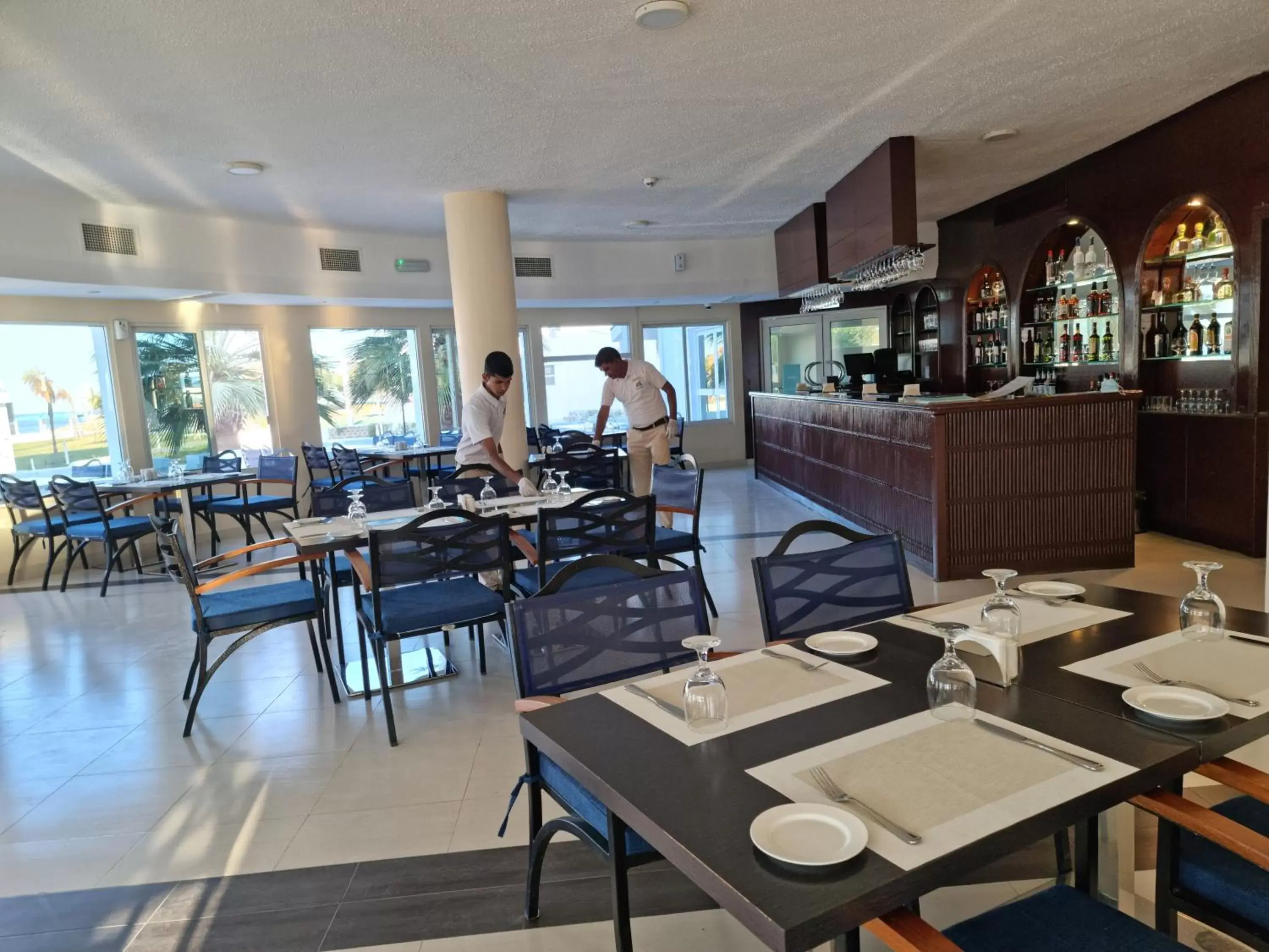 Restaurant/places to eat in Holiday Beach Resort Restaurant/places to eat in Holiday Beach Resort