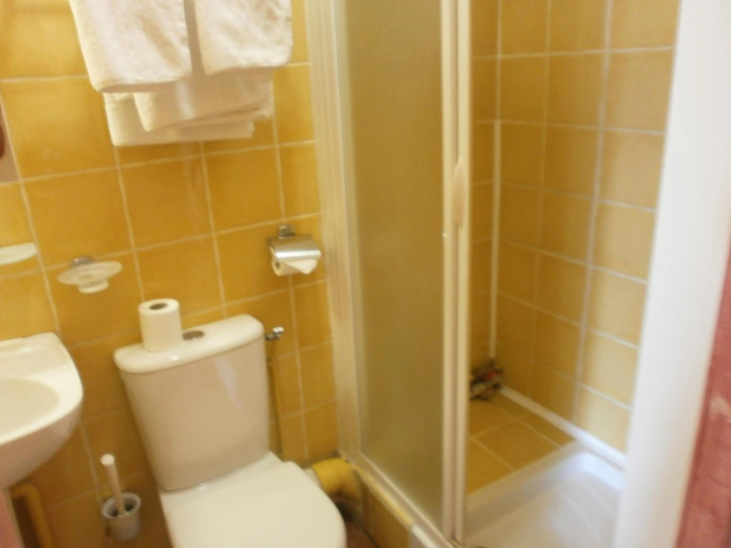 Shower in Little Palace