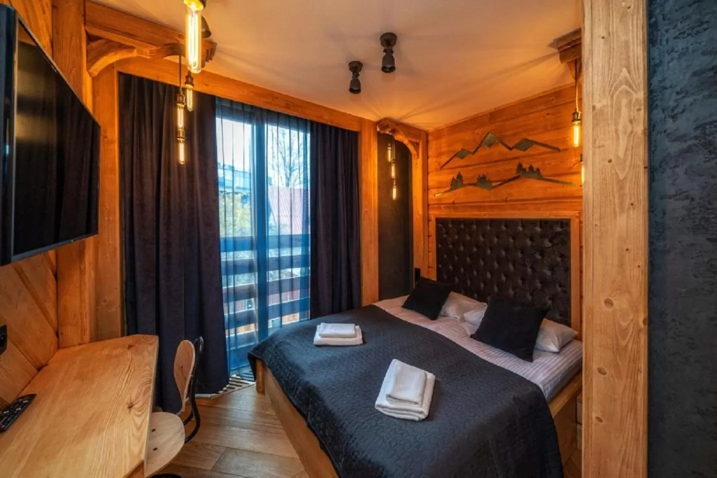 TV and multimedia, Bed in Aparthotel Giewont