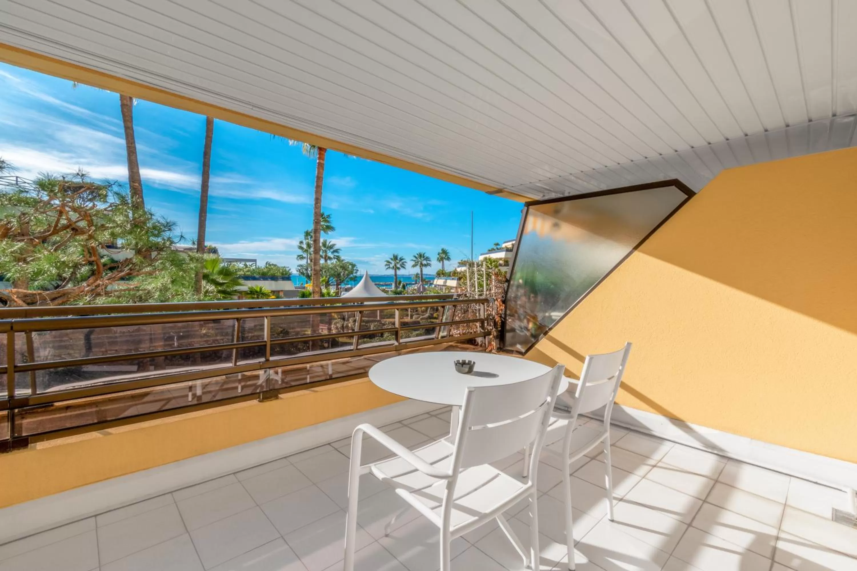 Day in Holiday Inn Nice - Port St Laurent by IHG