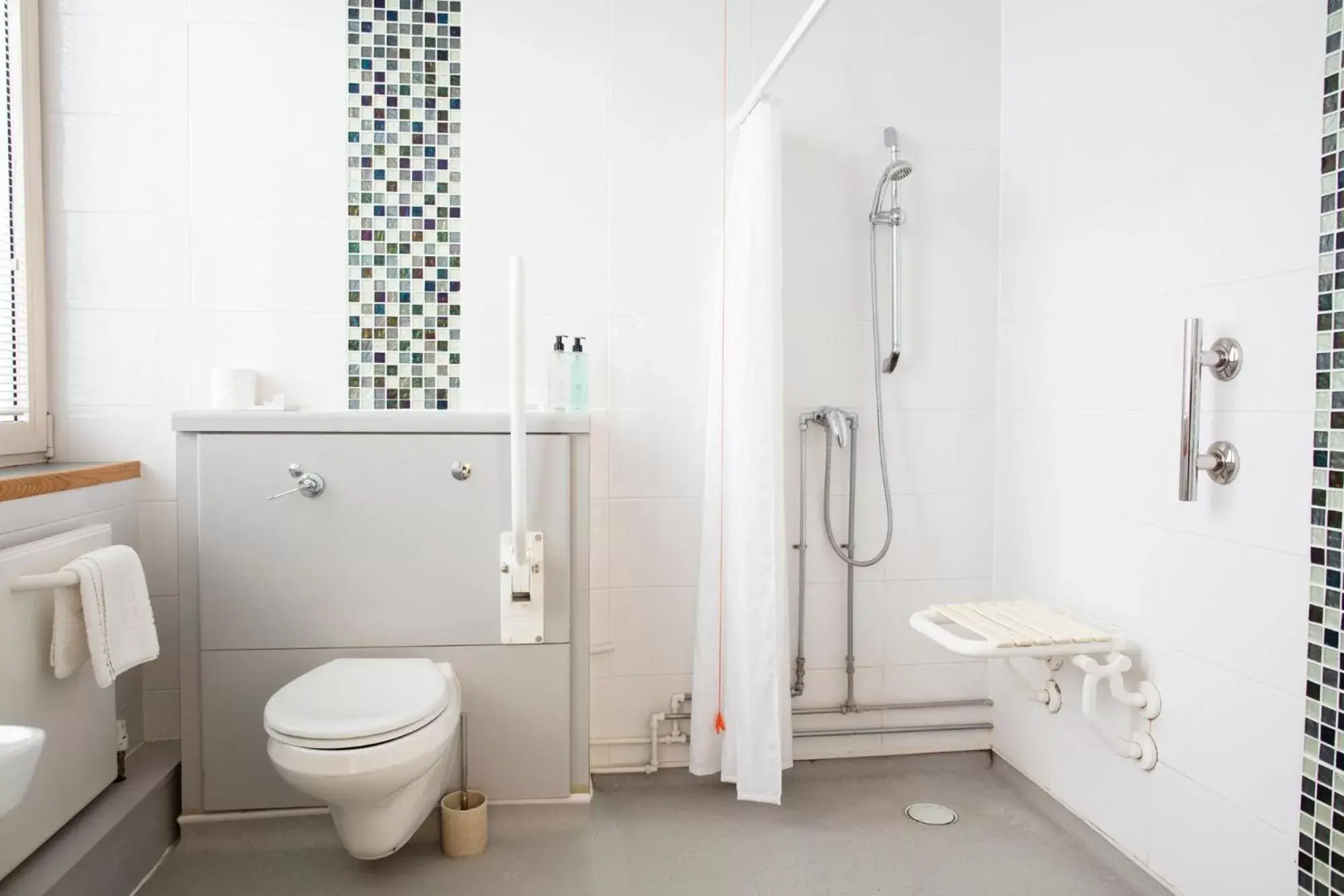 acessibility, Bathroom in Kents Hill Park Training & Conference Centre