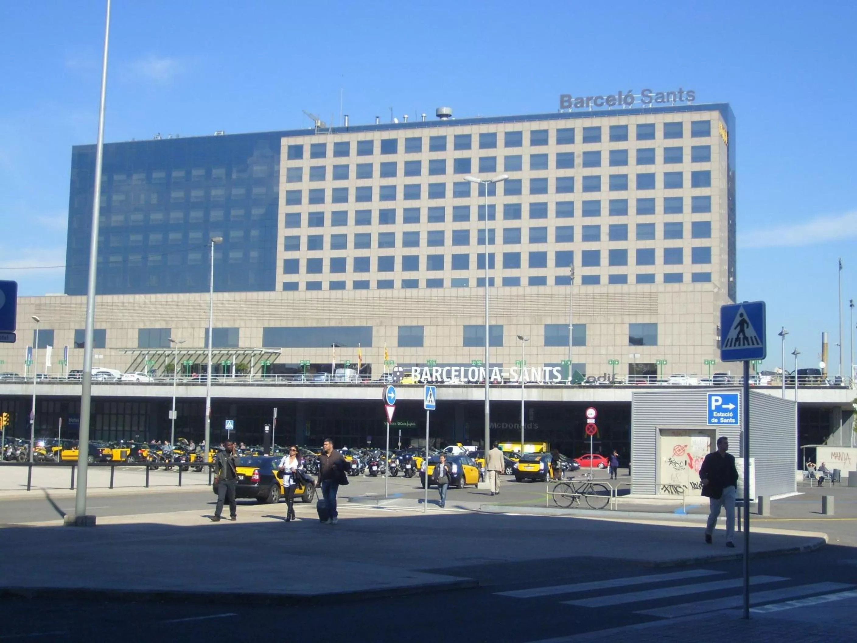 Area and facilities in SmartRoom Barcelona