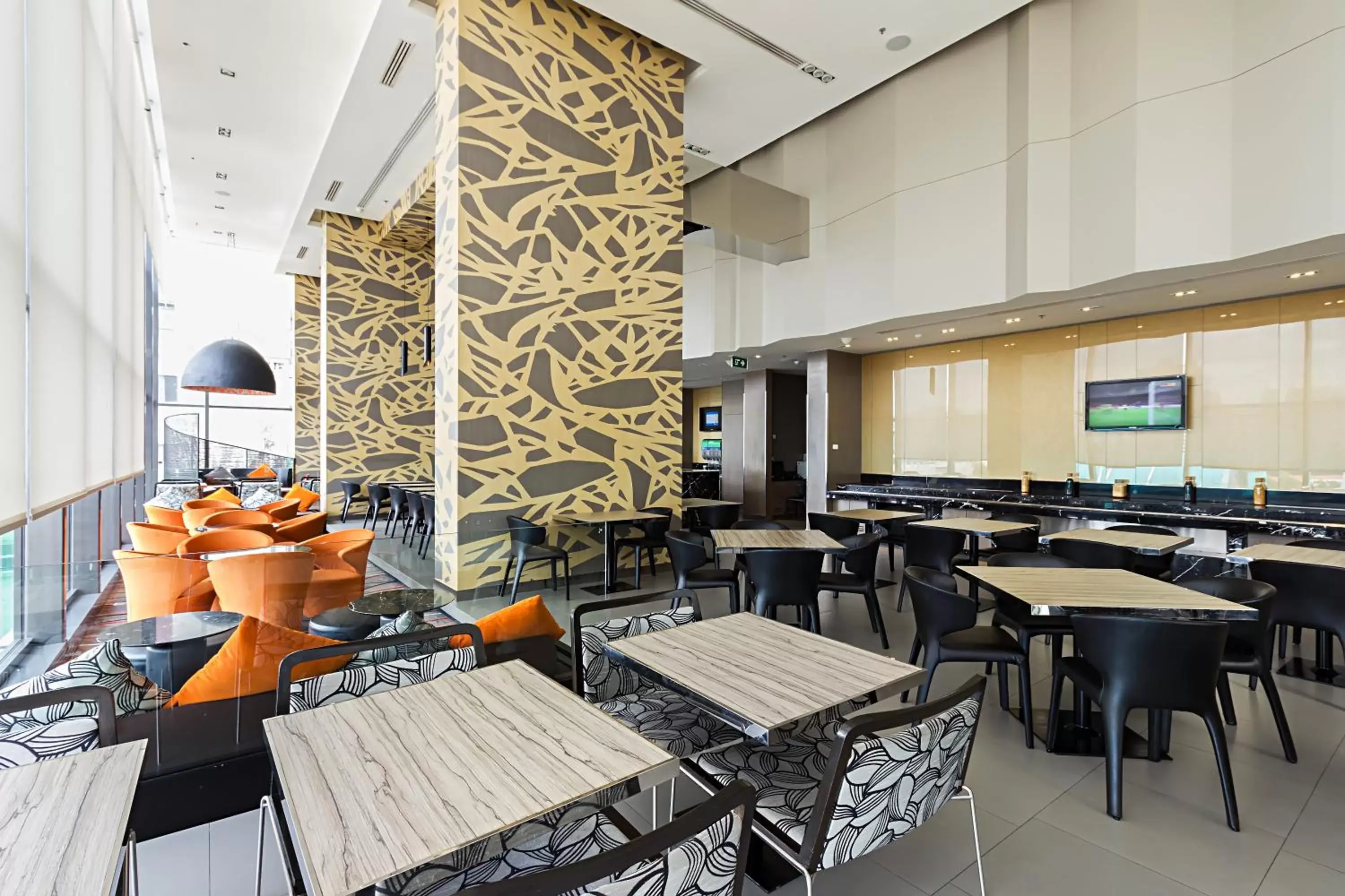 Breakfast, Restaurant/Places to Eat in Holiday Inn Express Bangkok Siam, an IHG Hotel - SHA Extra Plus