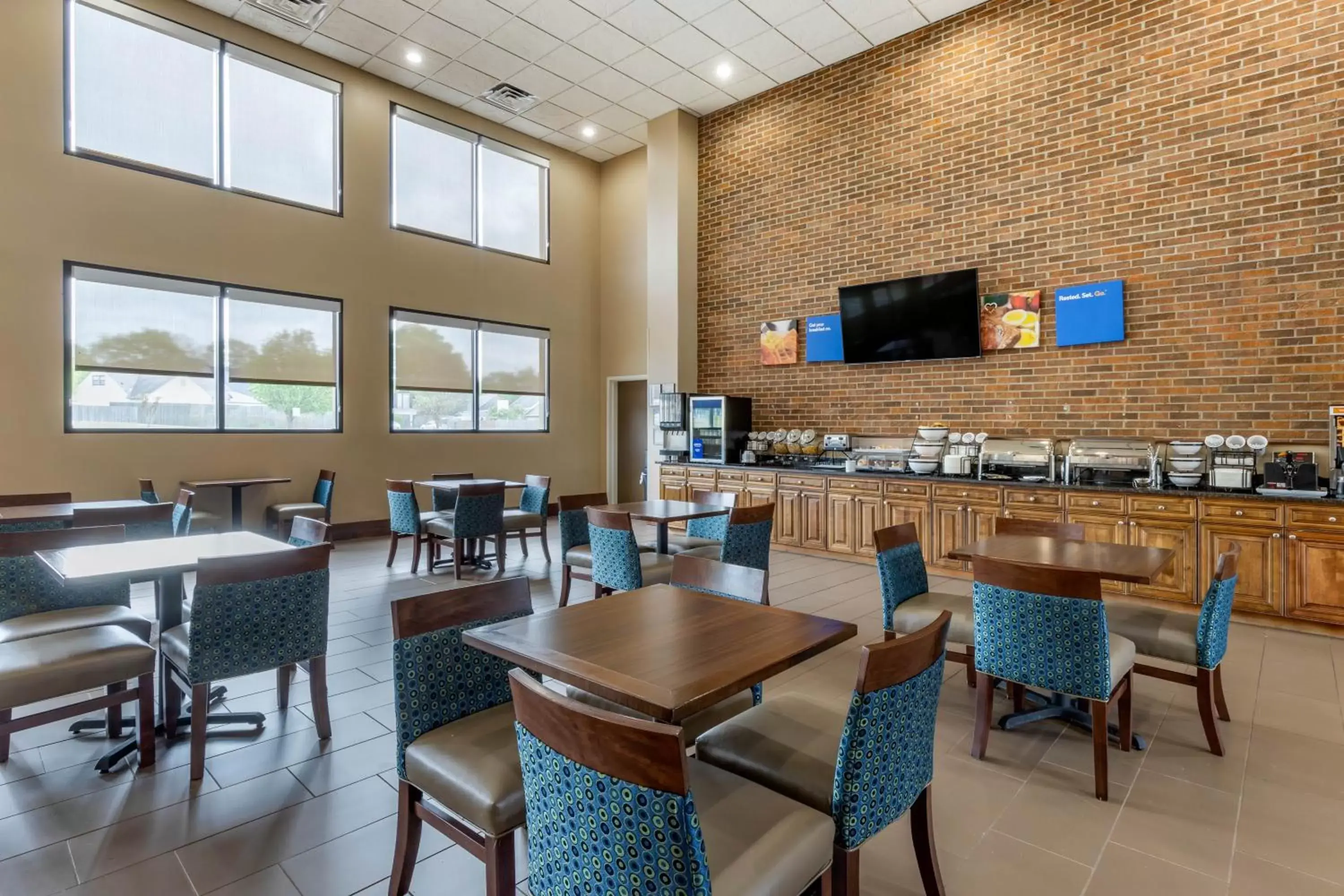 Restaurant/Places to Eat in Comfort Inn Warner Robins - Robins AFB